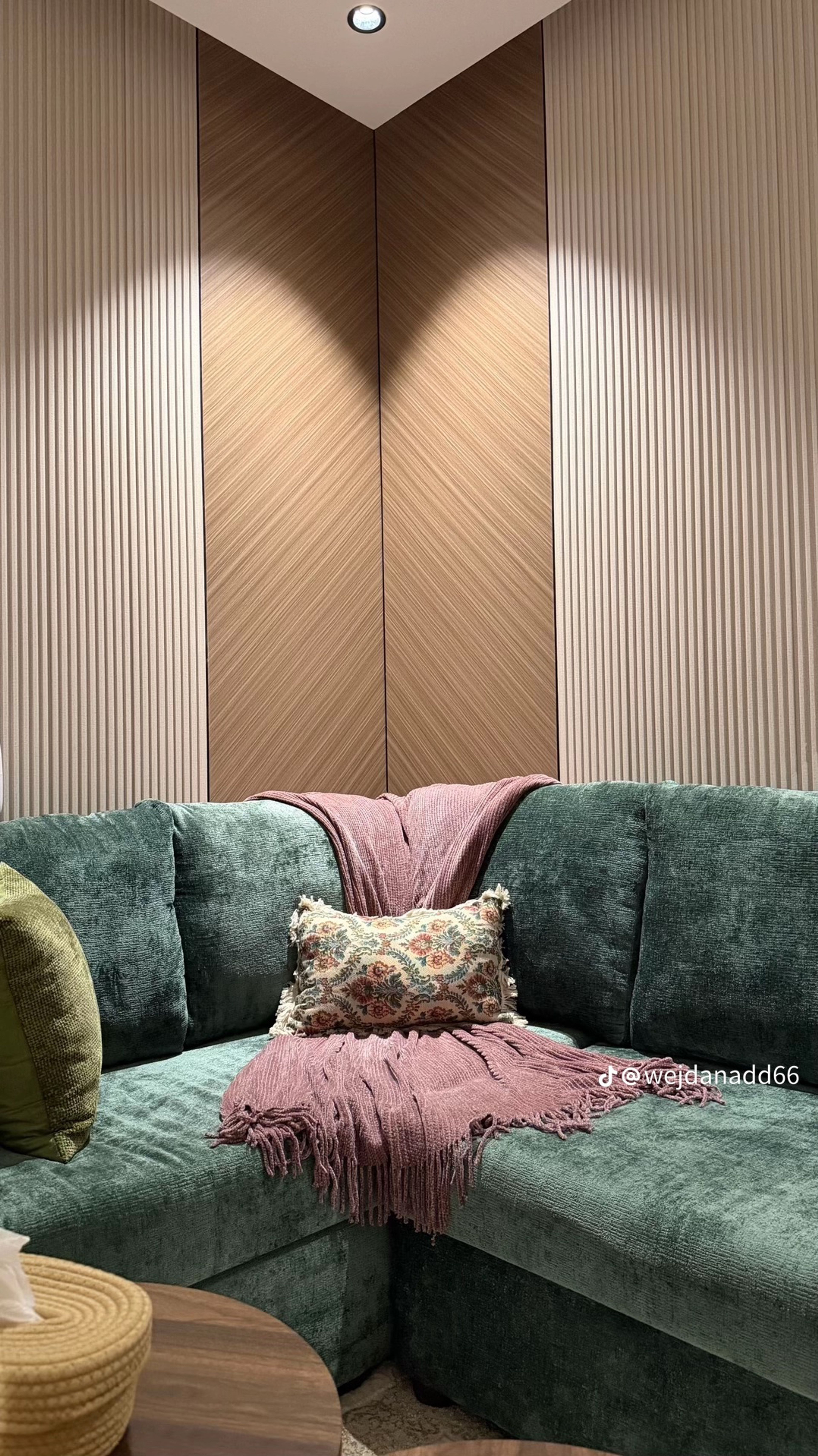 https://img.gathern.co/1024x0/1/Y_ZHsuzsALWu-t83_qx6t6ikjP2bZcRA.jpg