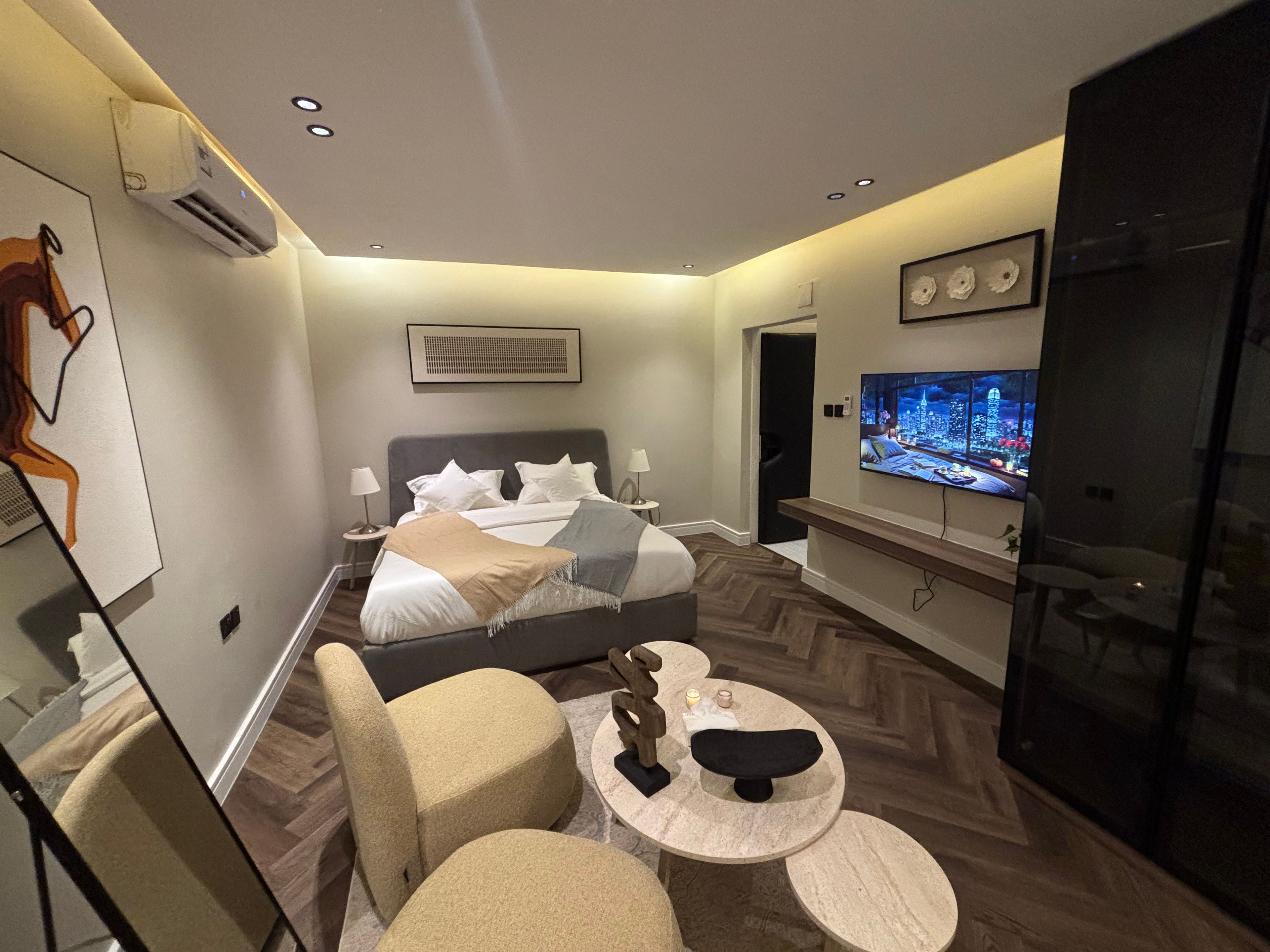 https://img.gathern.co/1400x0/1/YhagKOzfIBNnoo_nEJ6iaL94E8igOOOE.jpg