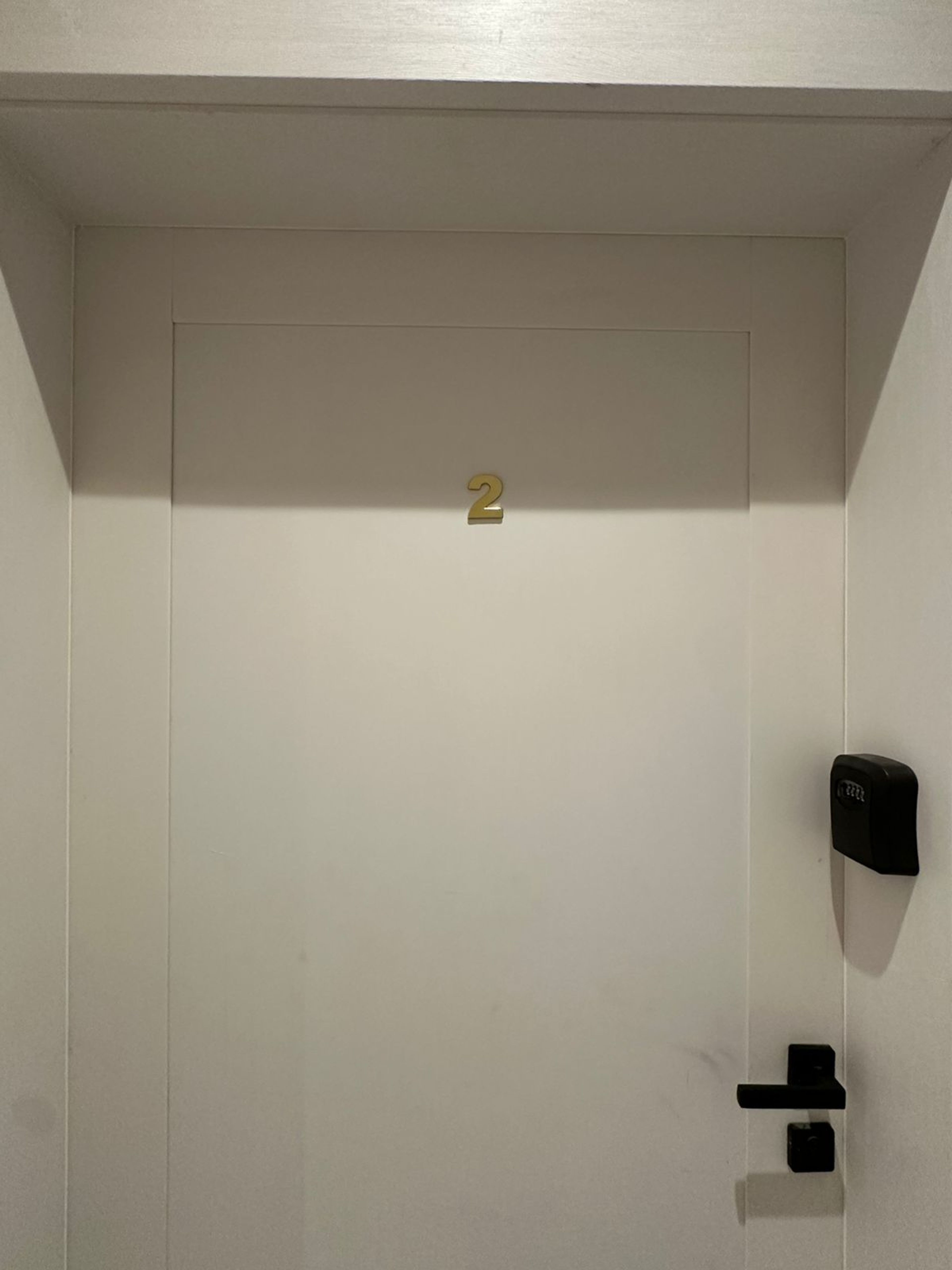 https://img.gathern.co/1400x0/1/YuI-LB0uQxy4JjlRWfvrsEXqlEQCpNV_.jpeg