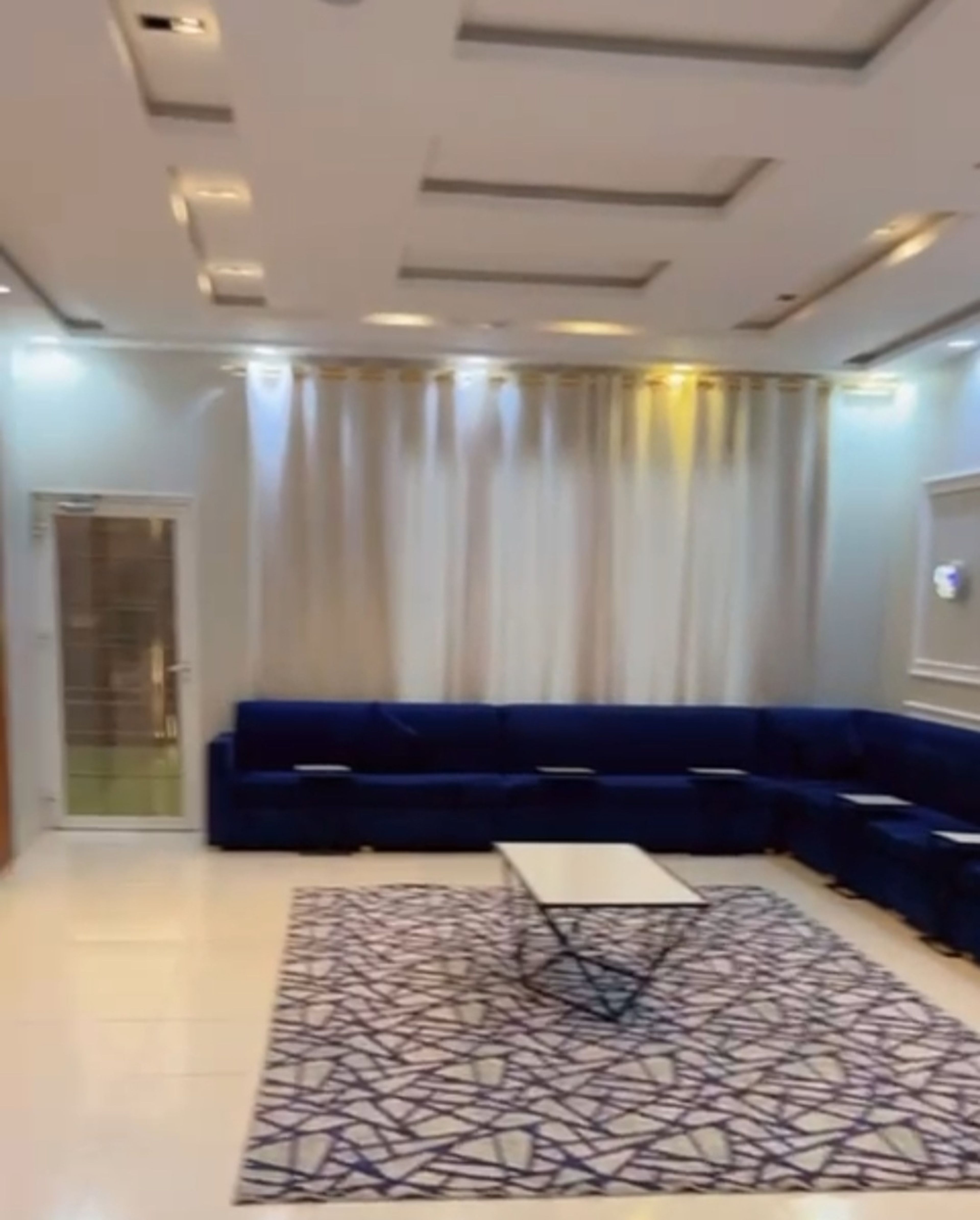 https://img.gathern.co/1400x0/1/Z2dGU6Zz4m-hh3iffF22R8IPDnP1KZTZ.jpg