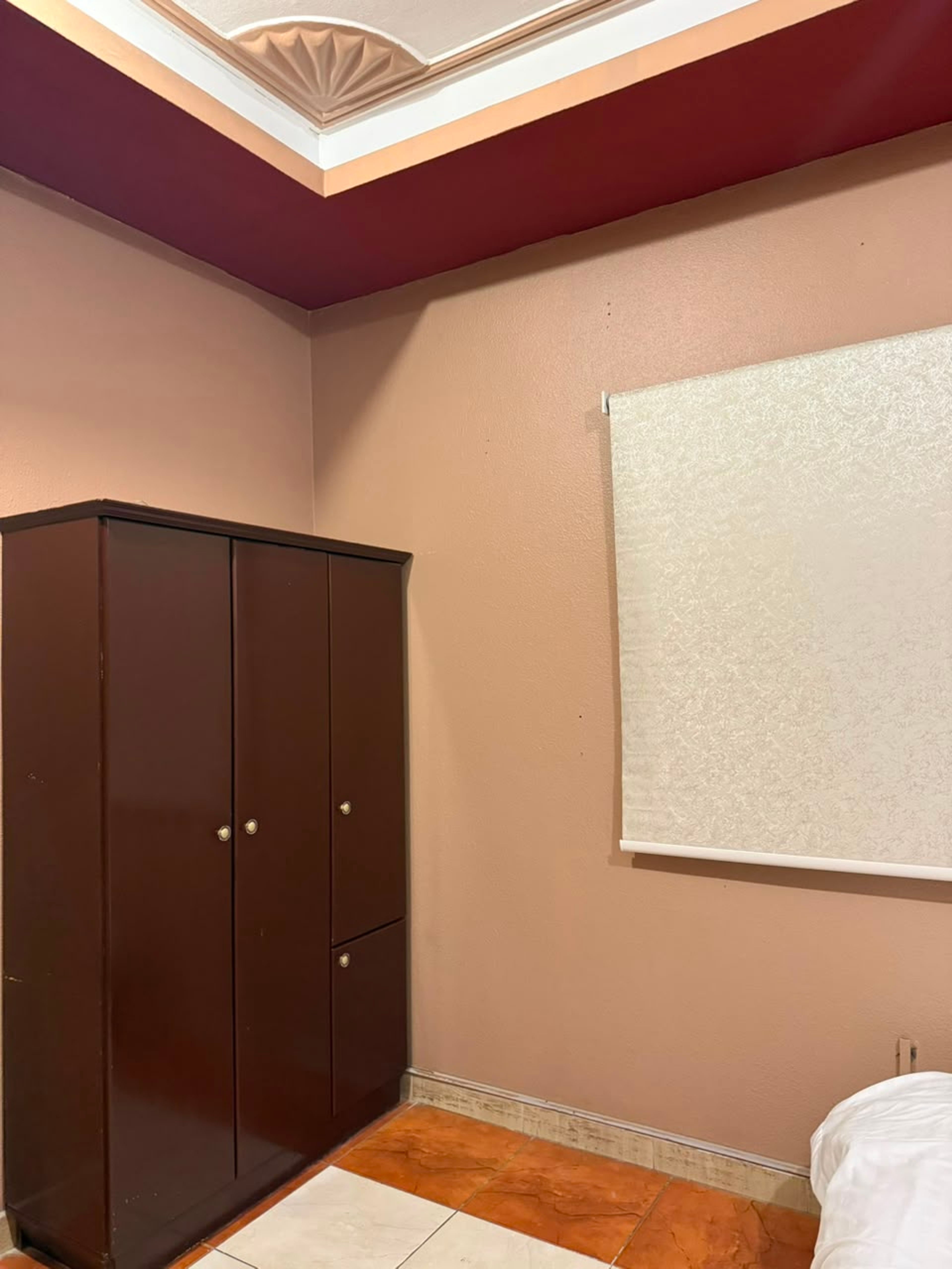 https://img.gathern.co/1024x0/1/Z5TCnAaxiYTjNebWBoliXs4u2JVYkSja.jpg