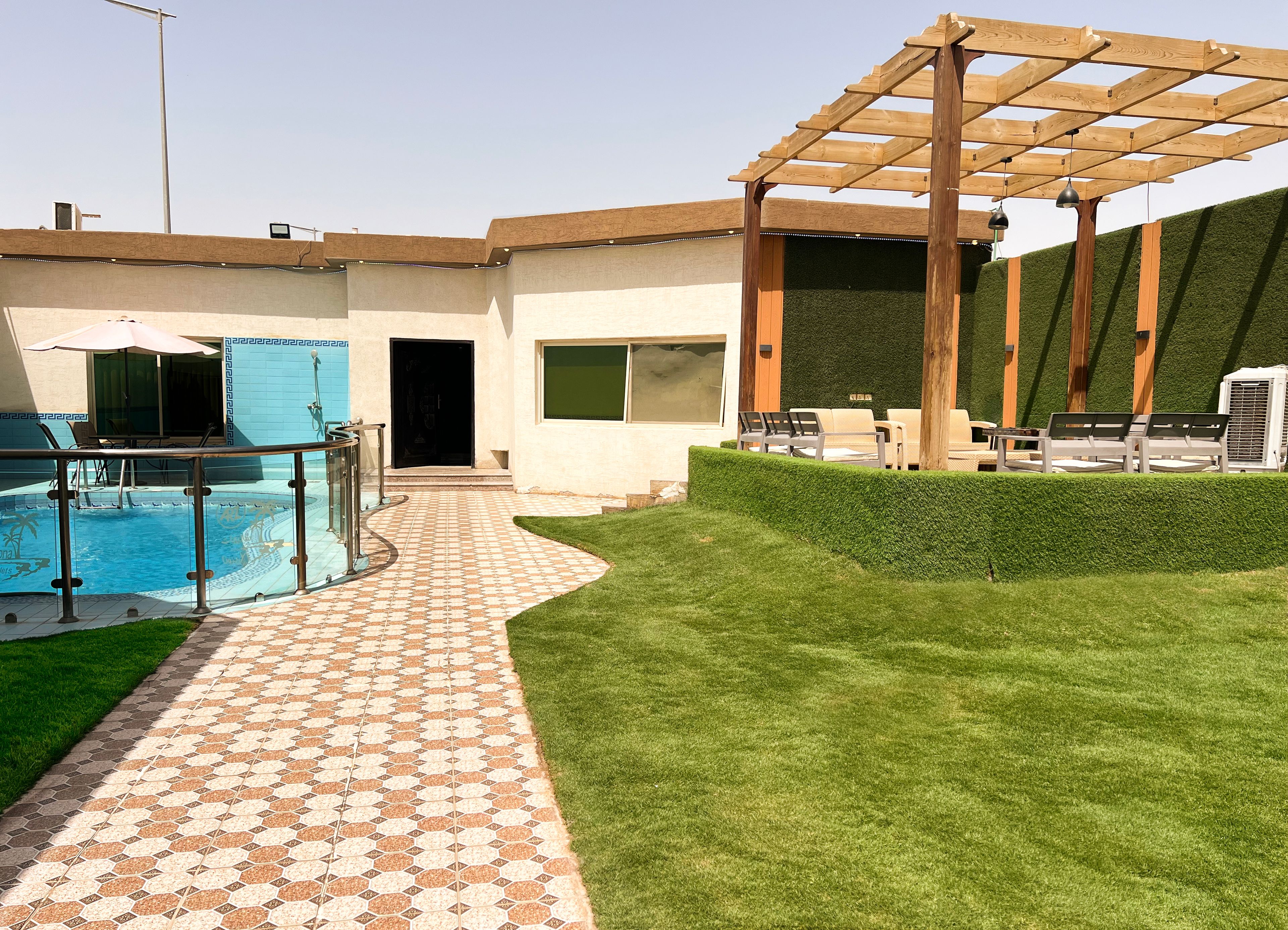 https://img.gathern.co/1400x0/1/ZGC6Zi_m_h7e_thTM6UcjIJZke_BybDg.jpg