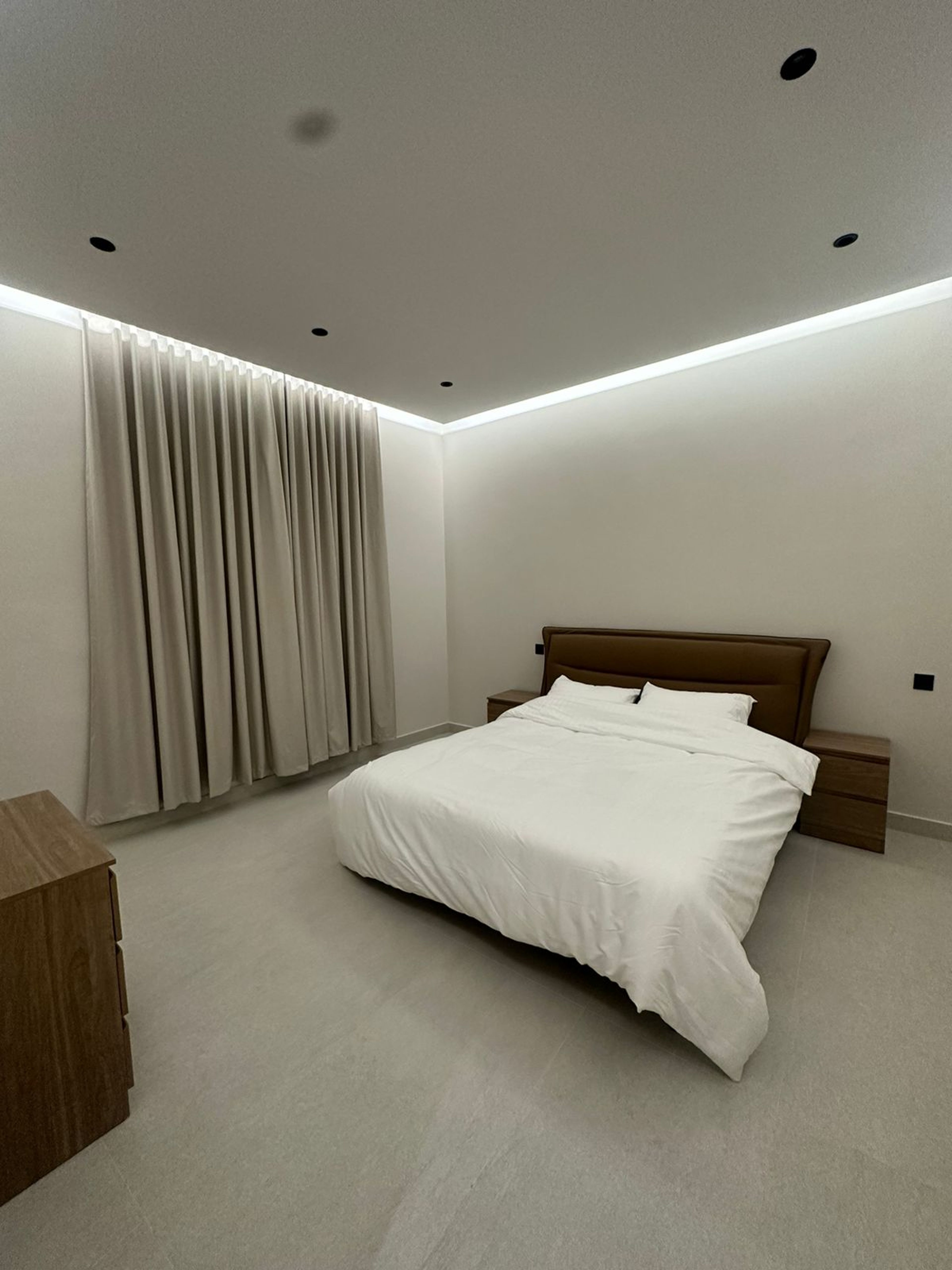 https://img.gathern.co/1400x0/1/ZLav7nxtPLao0OPgfZmTUGWFKmWyPOF2.jpeg