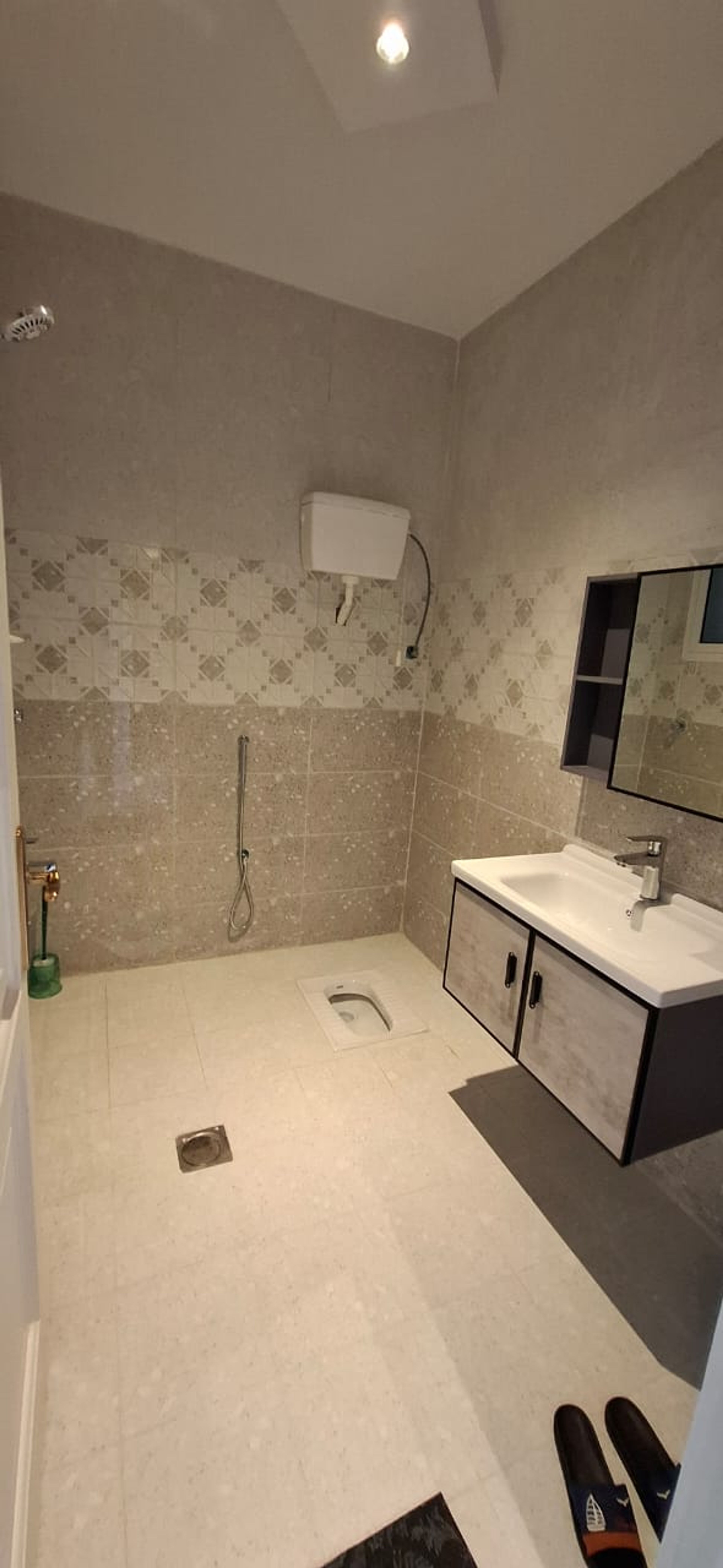https://img.gathern.co/1400x0/1/ZU5cDTUXOeb5VtdJpHXdRf4GTI0TbrG0.jpg