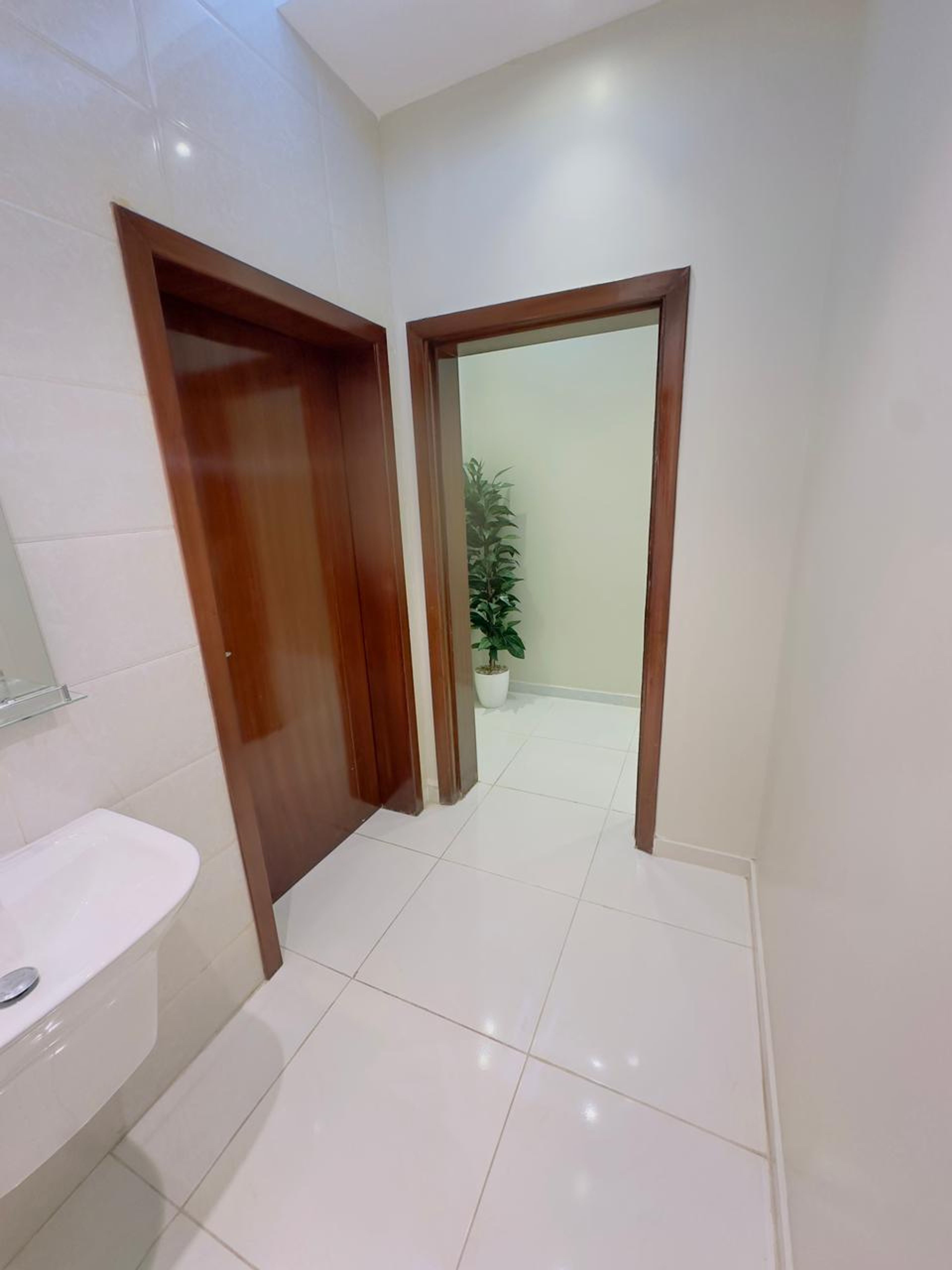 https://img.gathern.co/1400x0/1/ZUimDHeBghZ7Z12nVQZu7ouxP7r9jSqv.jpeg