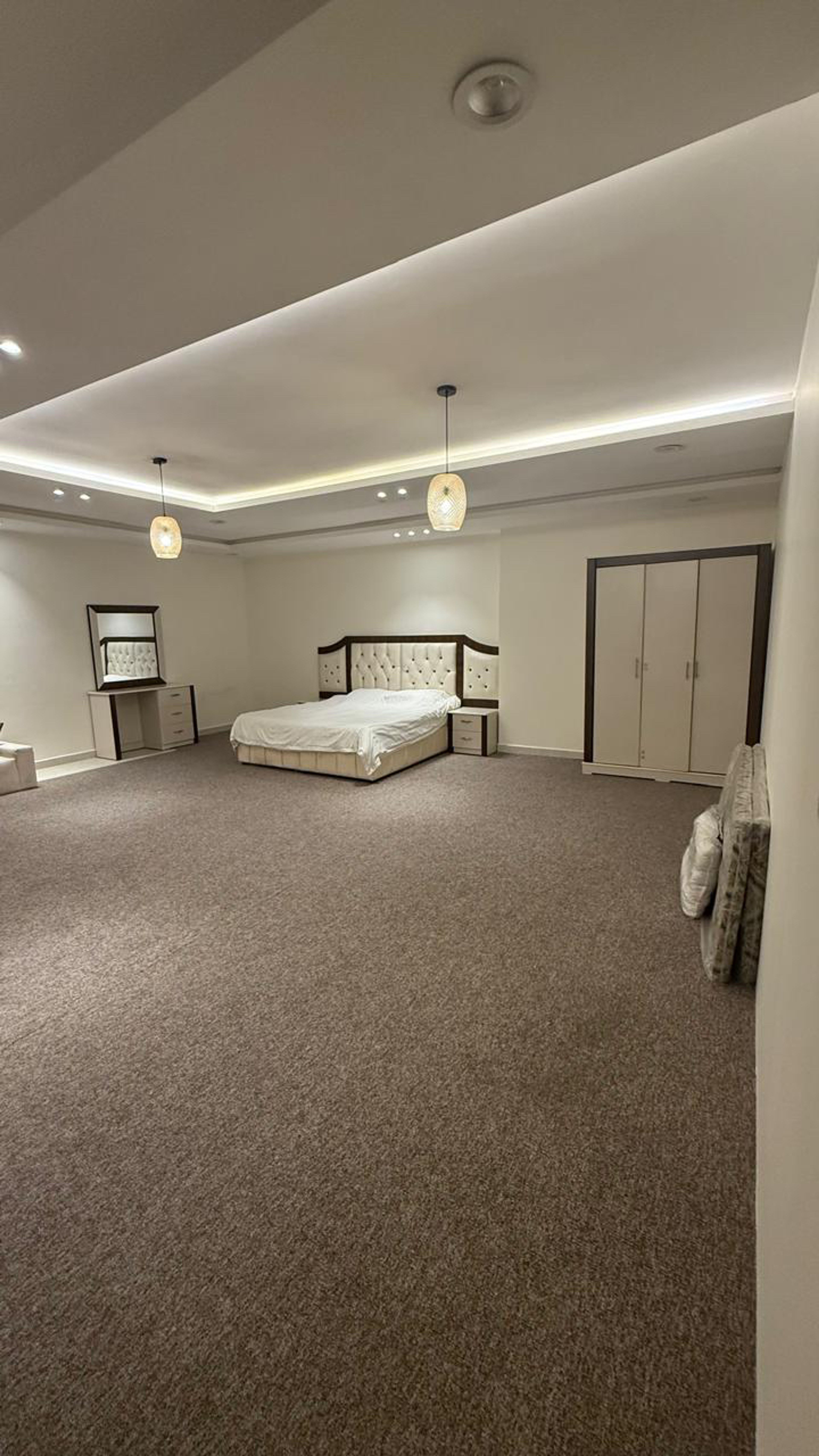 https://img.gathern.co/1024x0/1/ZkKvs0yl6ObBiYxRGyV_8fd72KGZlGQo.jpg