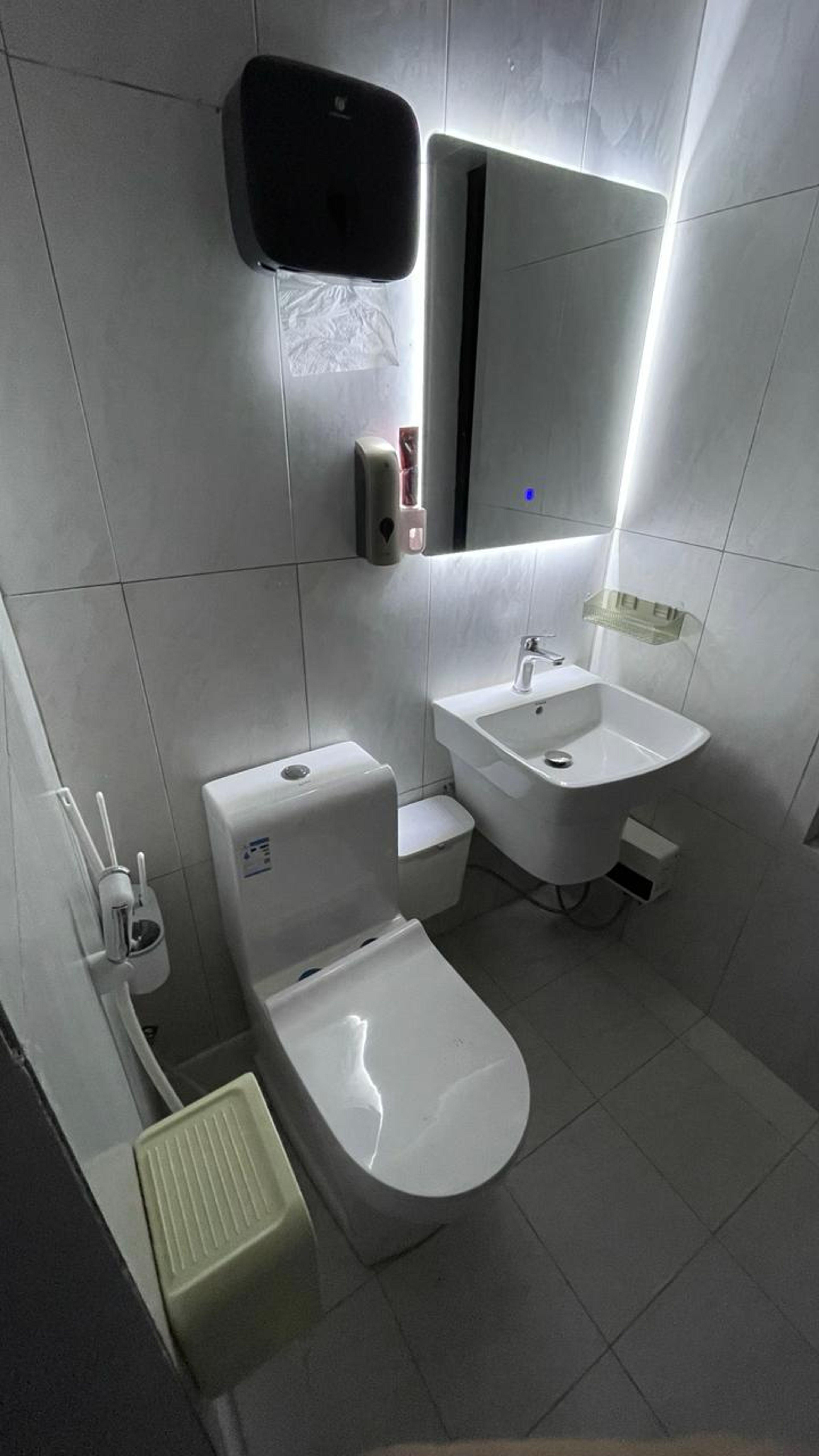 https://img.gathern.co/1400x0/1/Zl156v_VX_YmTMTvGm0E8n2U7NIuQOSD.jpg