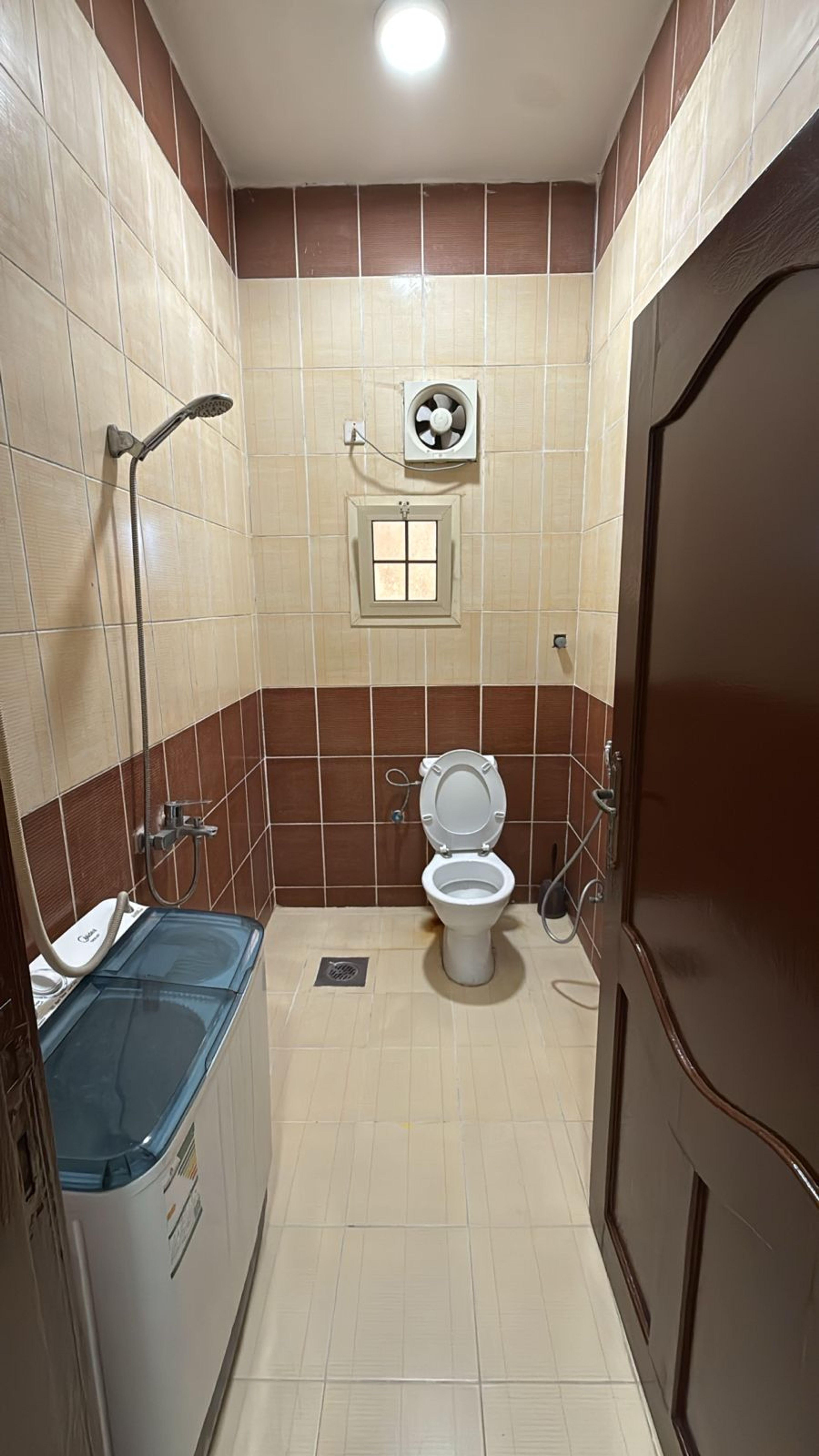 https://img.gathern.co/1400x0/1/ZnvKfkoehIyr8lW9qF12gClrL7J0Hsyi.jpeg
