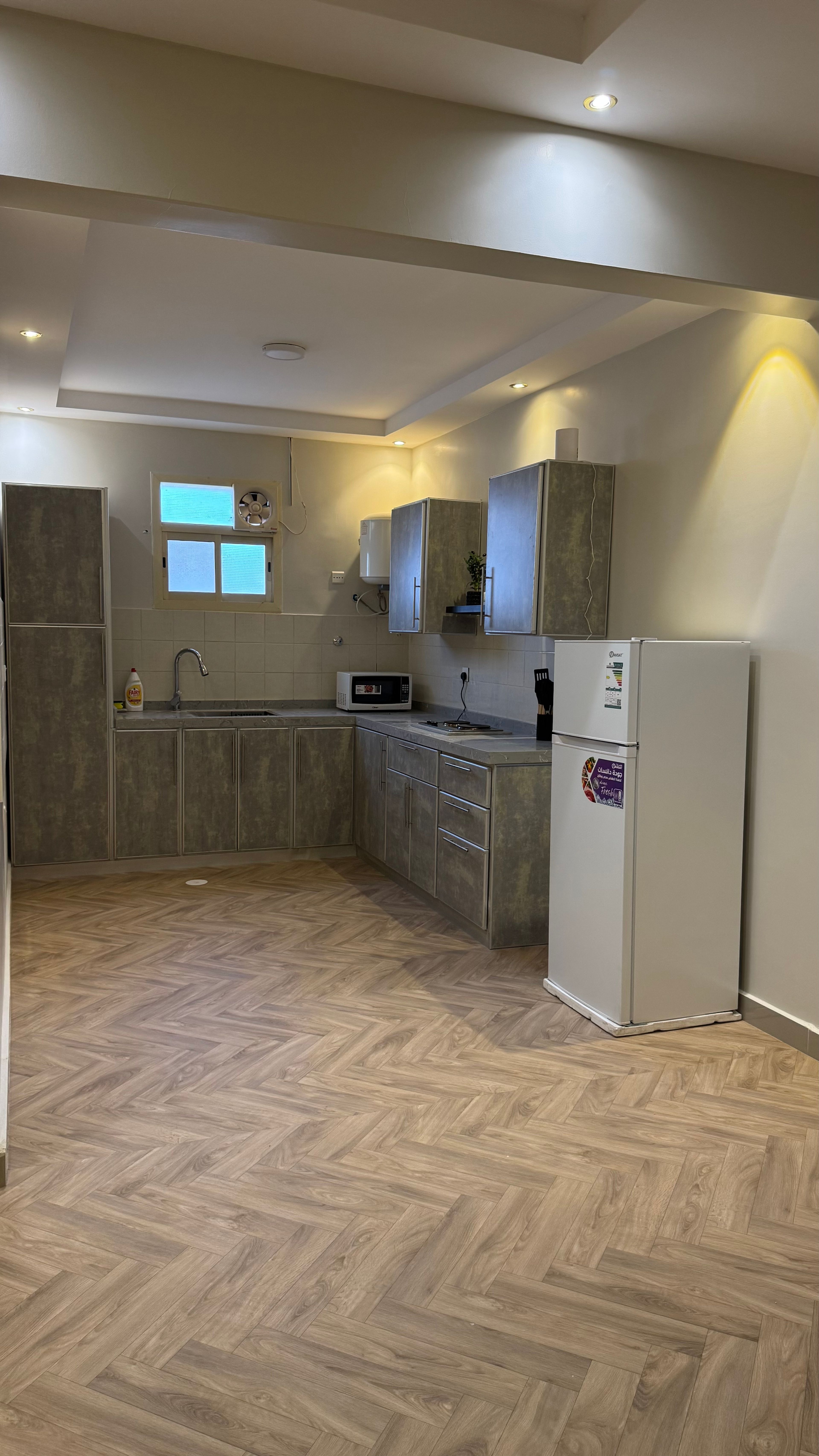 https://img.gathern.co/1400x0/1/Ztt3wGXwo1gPkmK5FqE0FphWdw9dVBhn.jpeg