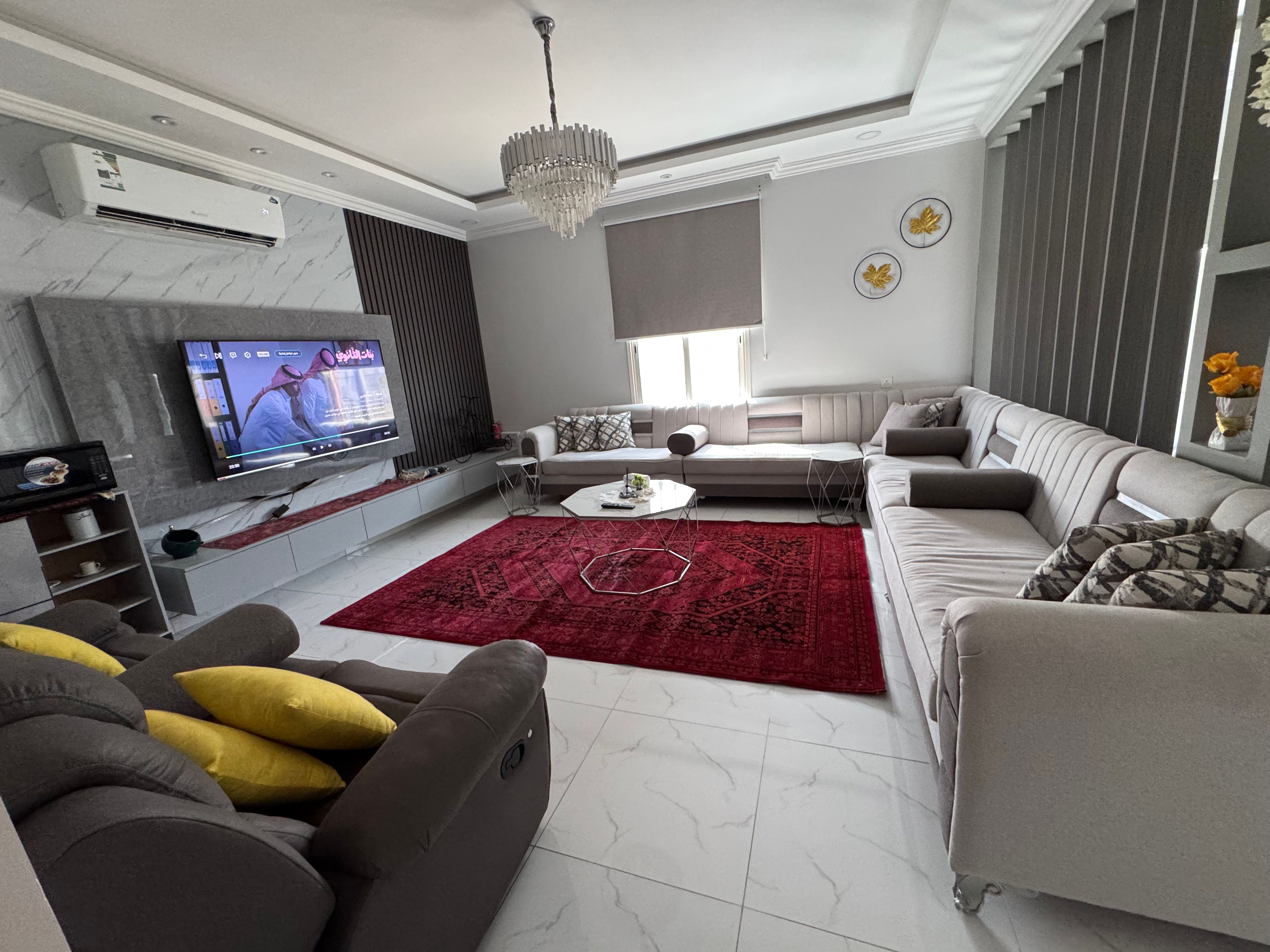 https://img.gathern.co/1400x0/1/Zw7a6_eBuz1HWfuthU3afN_kBHEDPQ3m.jpg