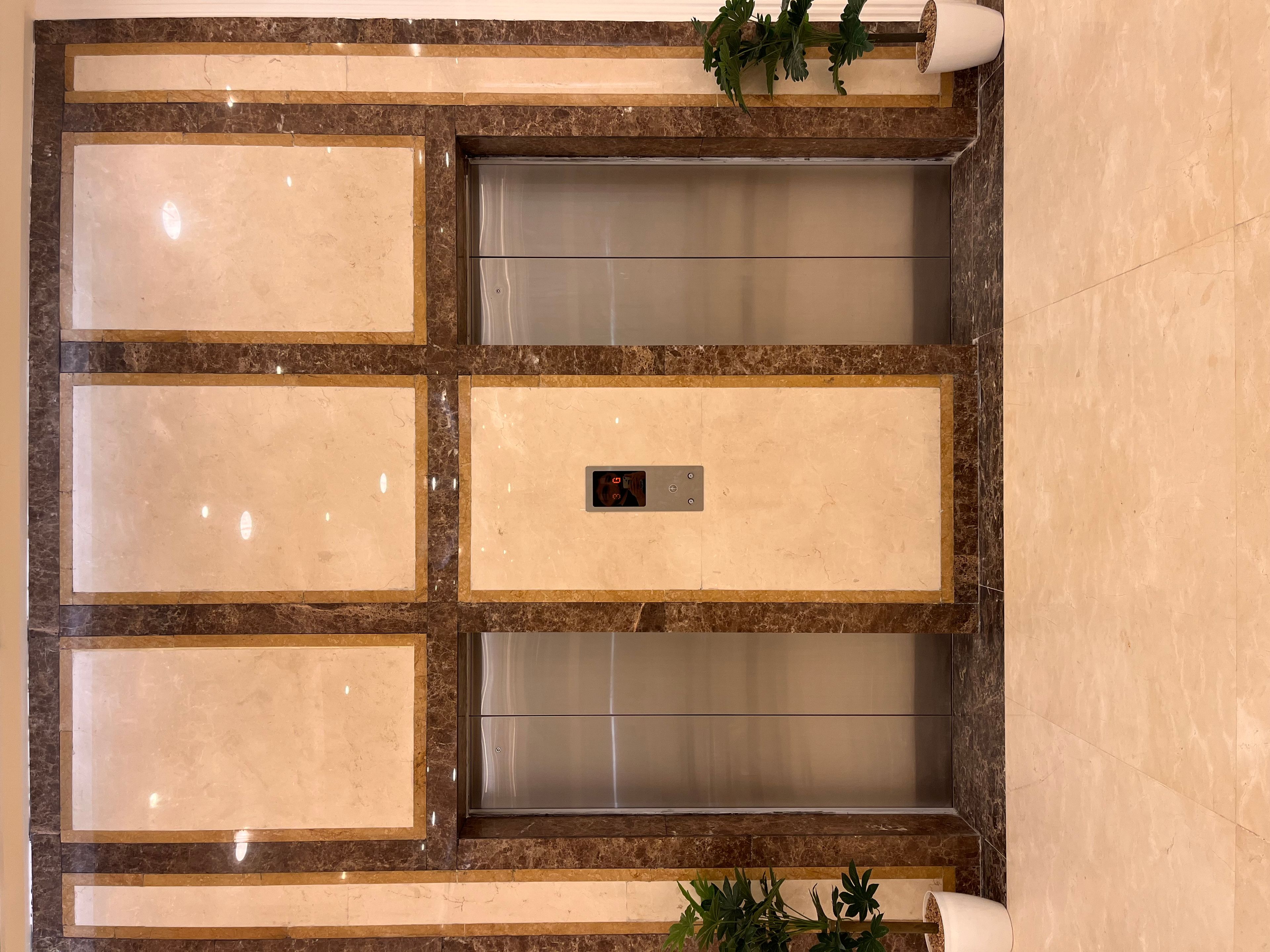 https://img.gathern.co/1400x0/1/_7FesNGhUxmUarIkCckkssAqvYVN-XeJ.jpeg