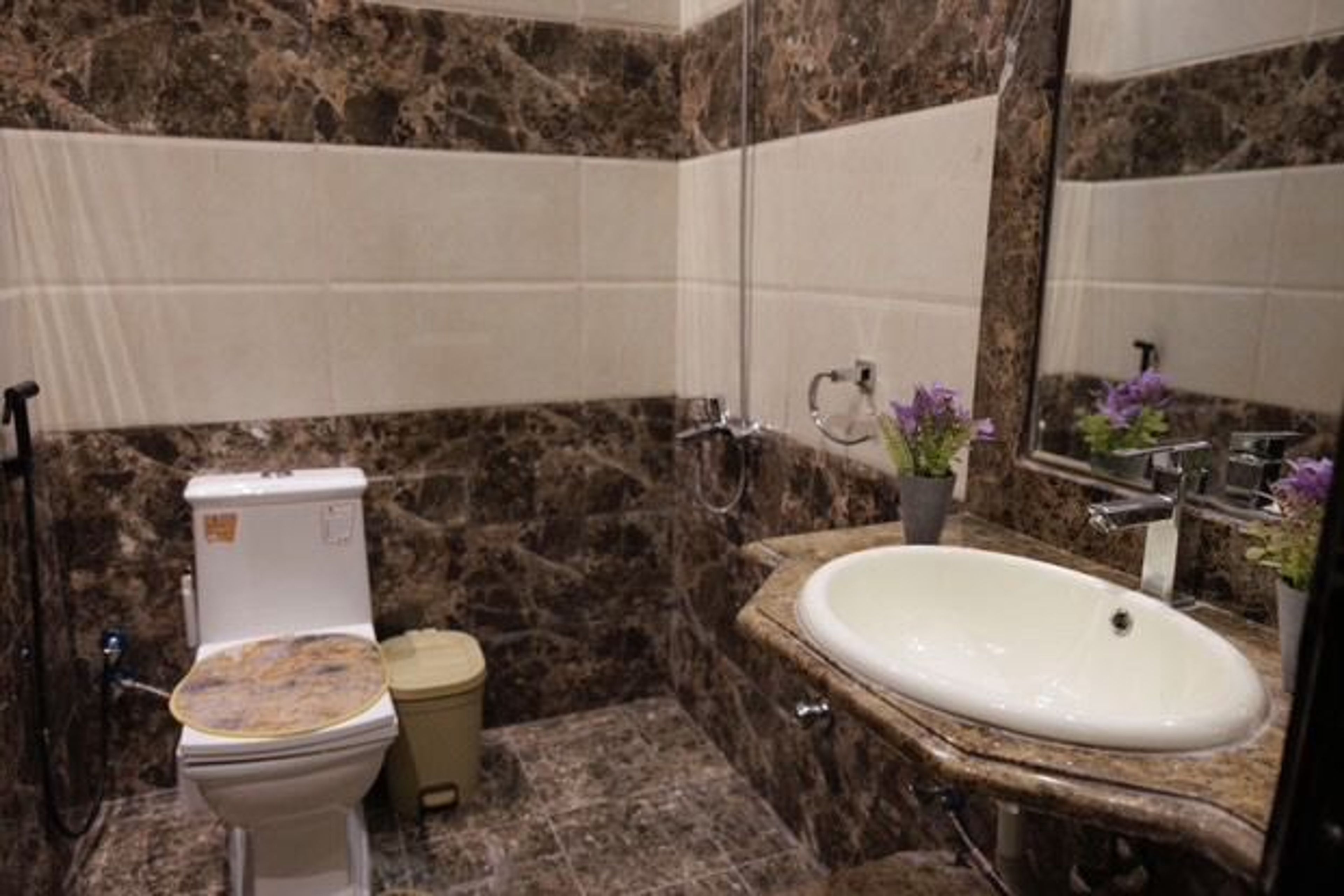 https://img.gathern.co/1400x0/1/_8M0_G9igBoBDVf9a1i3CE-t7fNjBGUj.jpeg