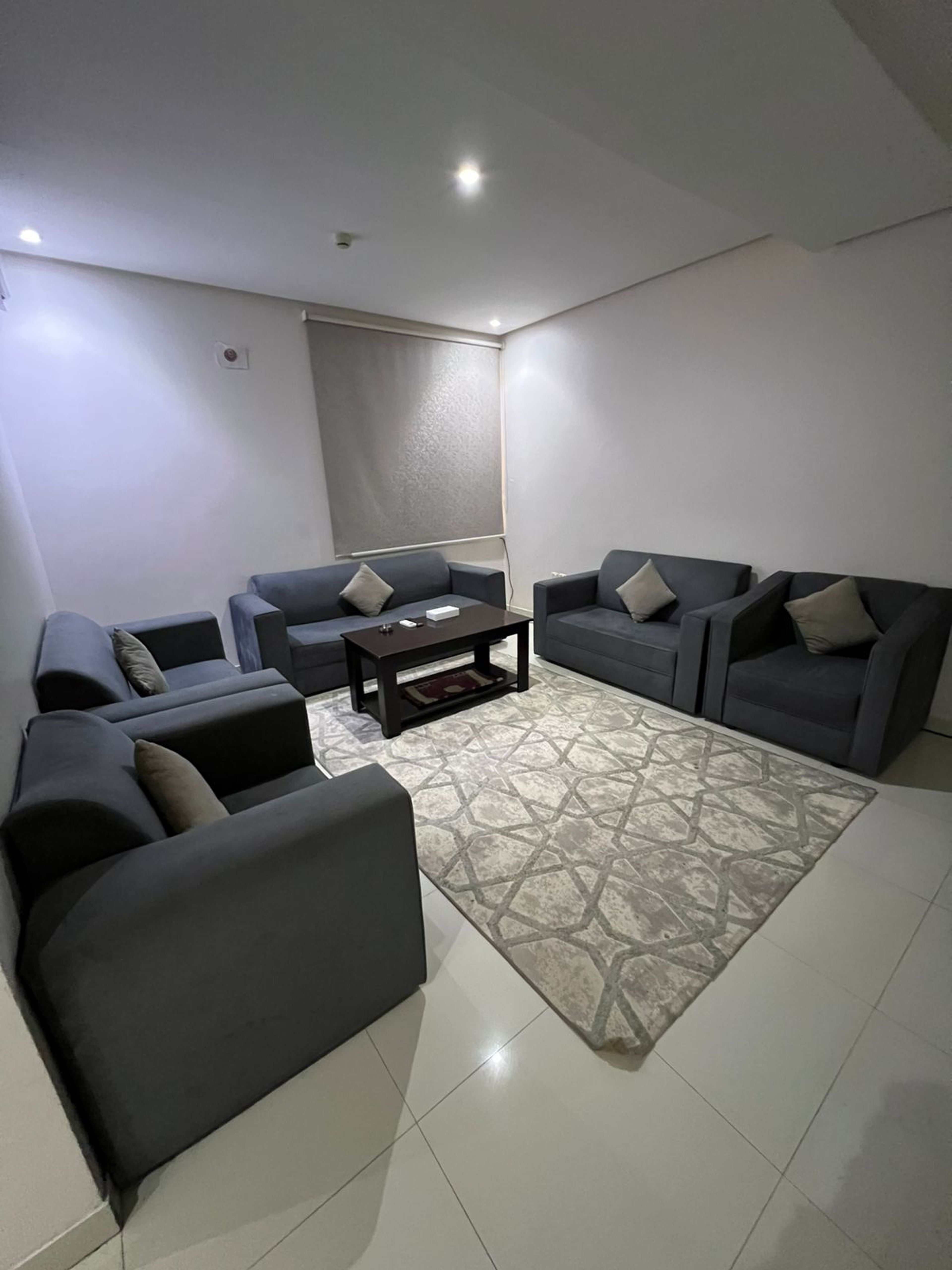 https://img.gathern.co/1024x0/1/_U2rYhX1MyHBeMMtGMqh5o7ohPwp0WTp.jpeg