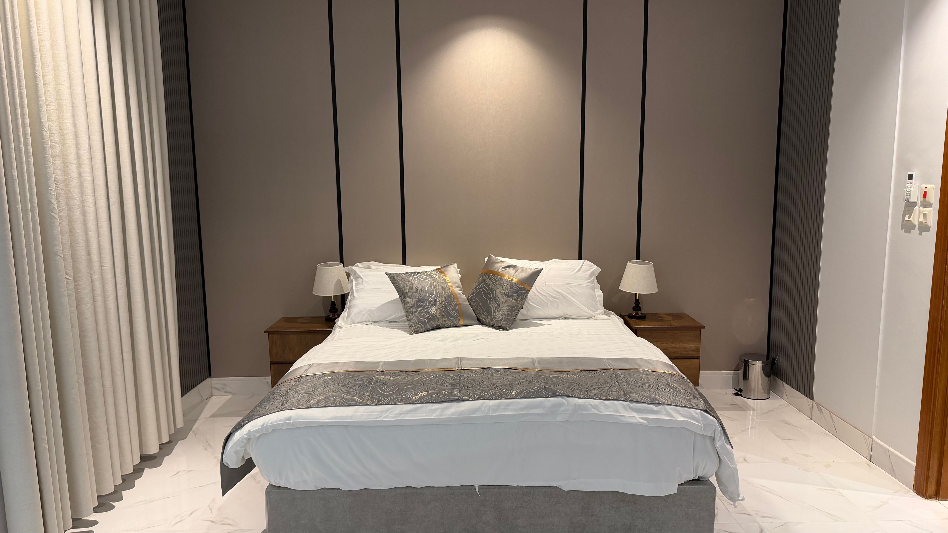 https://img.gathern.co/1400x0/1/_diINfCL32wA-xuzi6BPzDXtTP-CAC3C.jpg