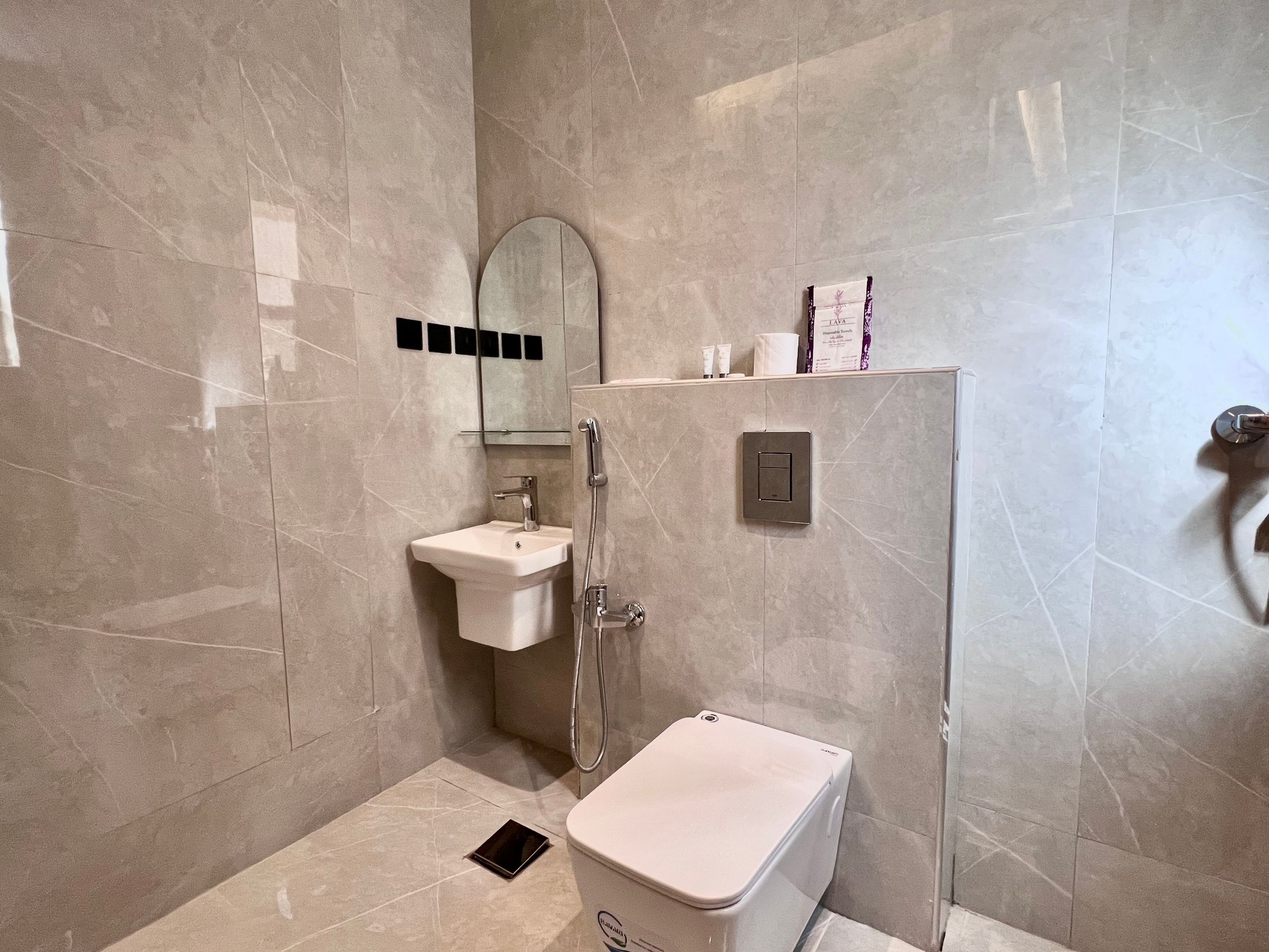 https://img.gathern.co/1400x0/1/_mlBrxfrrc-3STRfNuLPR712HCYSNUJf.jpg