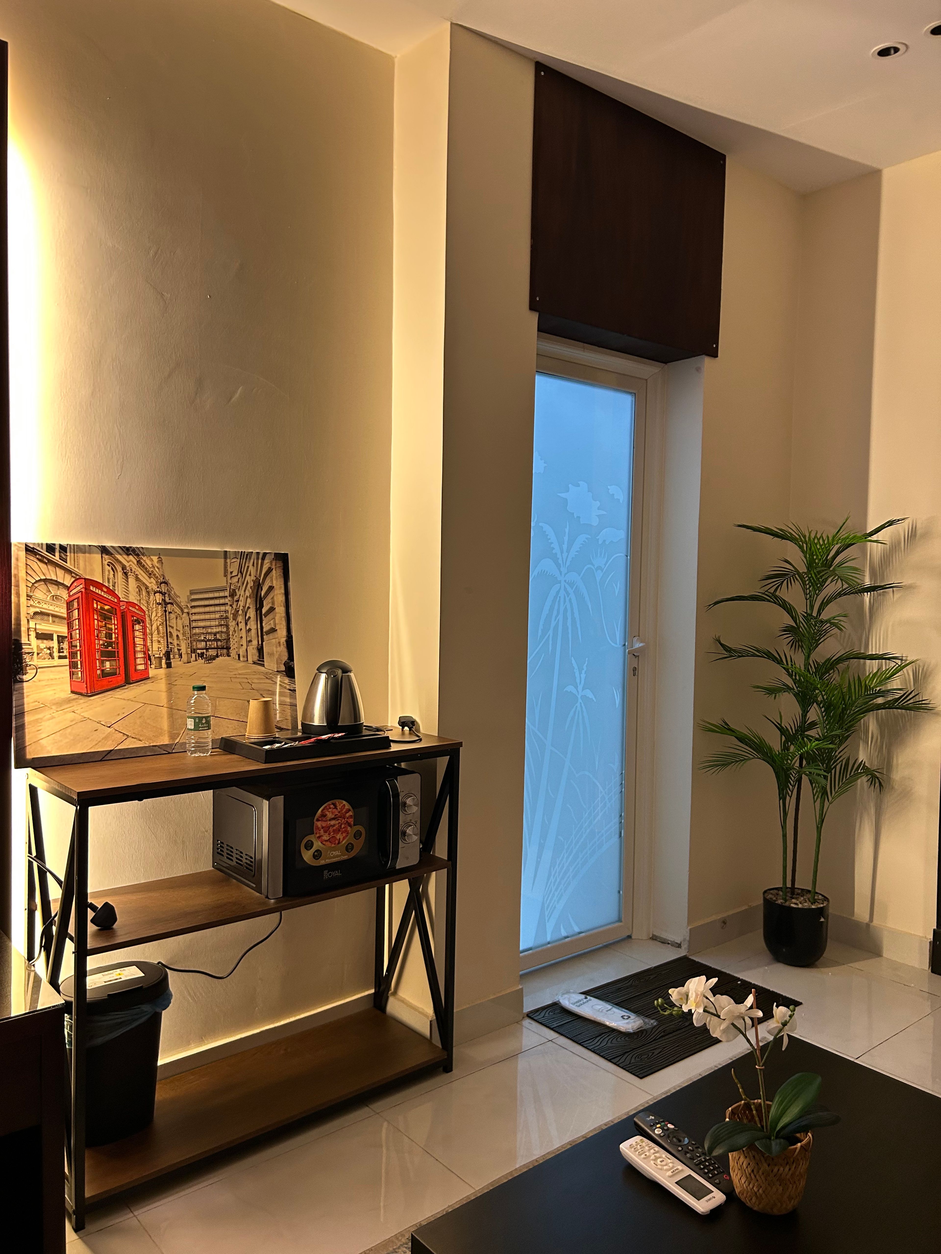 https://img.gathern.co/1400x0/1/_vmD_MH_PBOSxVMcEBiVvFYk8nArwY7h.jpg