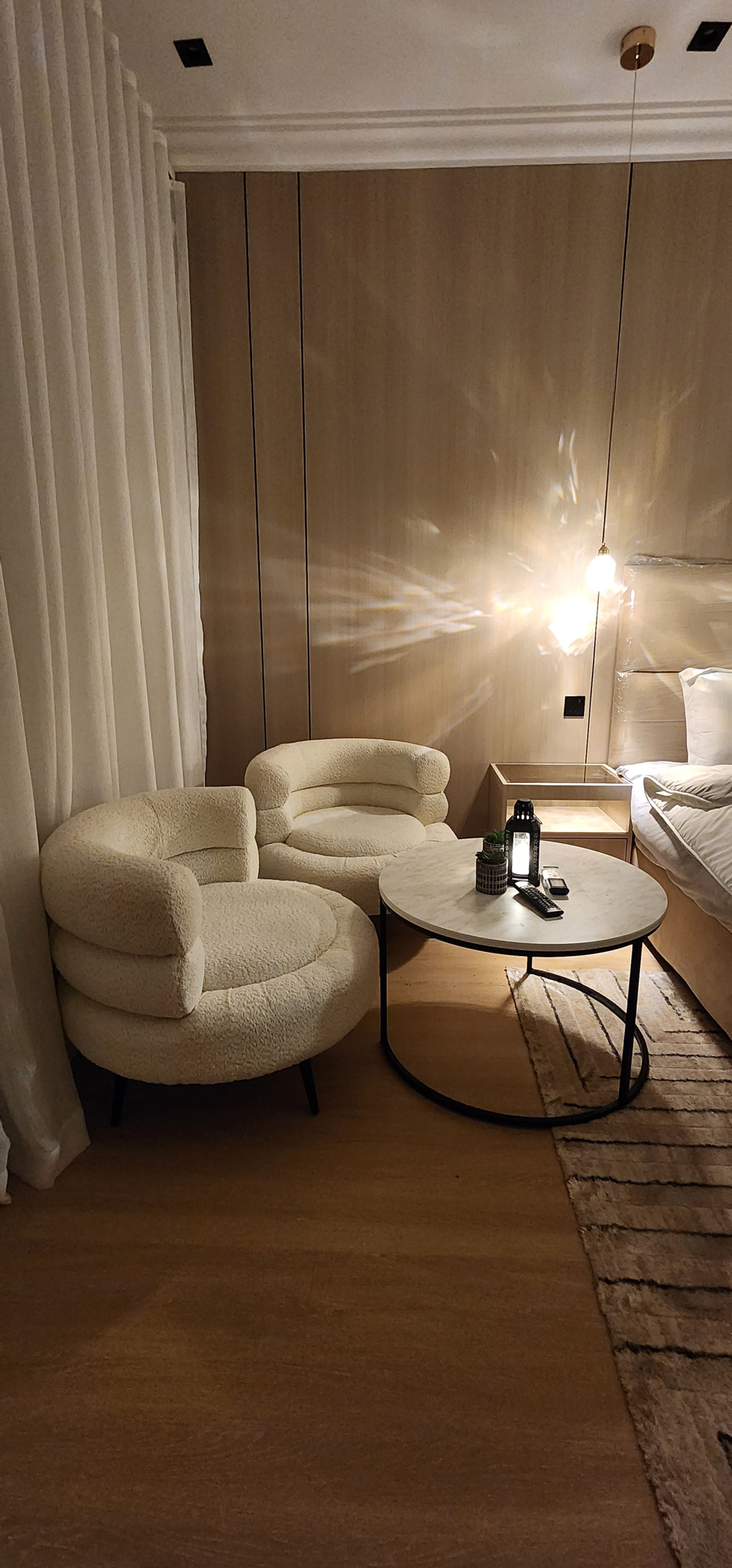 https://img.gathern.co/1400x0/1/_ziJBEenVom0d8l69PGQj555IzqBmFIP.jpg