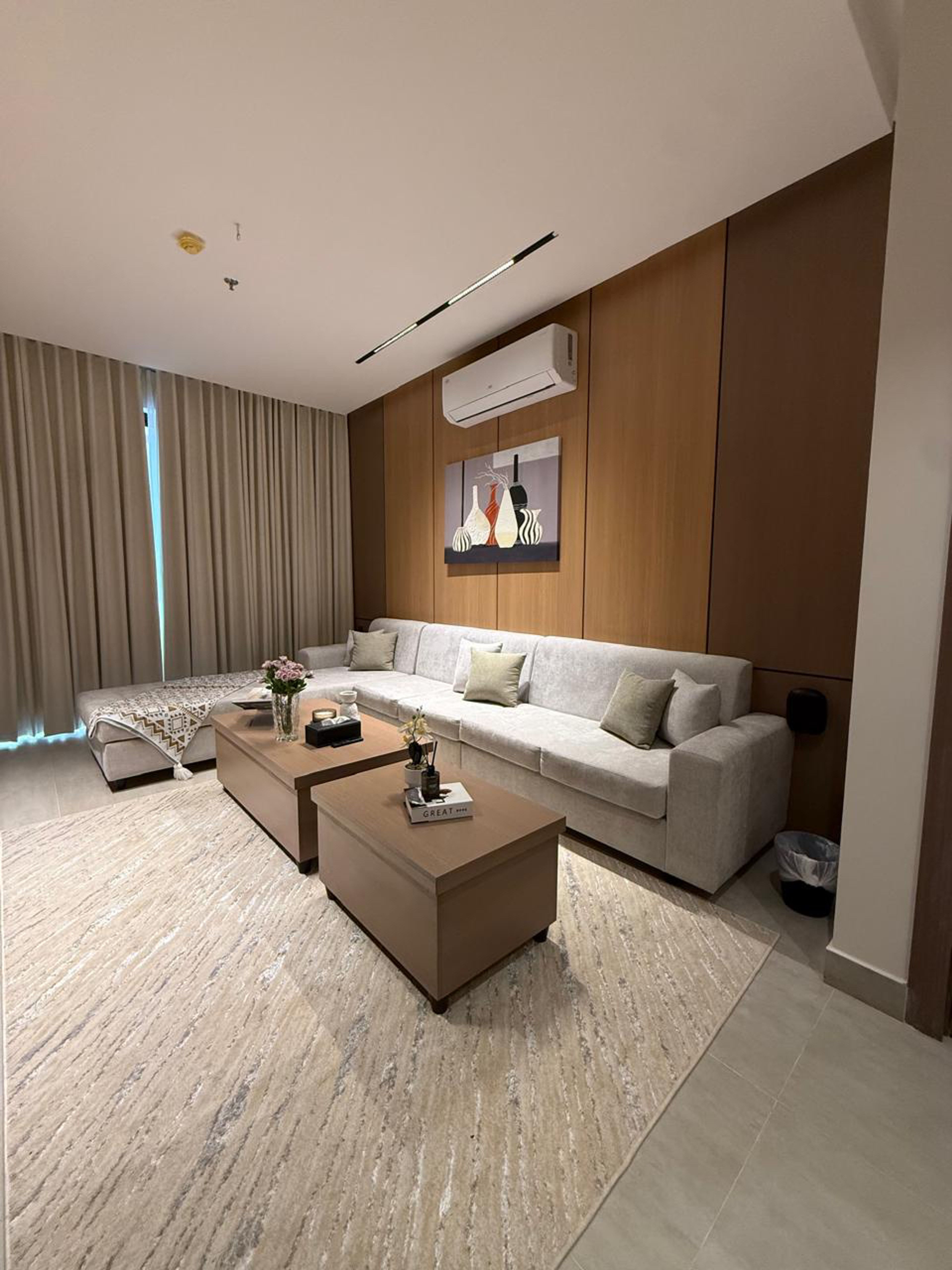 https://img.gathern.co/1400x0/1/a9FdB0S-Jr8Gpx1IN2Rpb21vJRbTtNdR.jpg