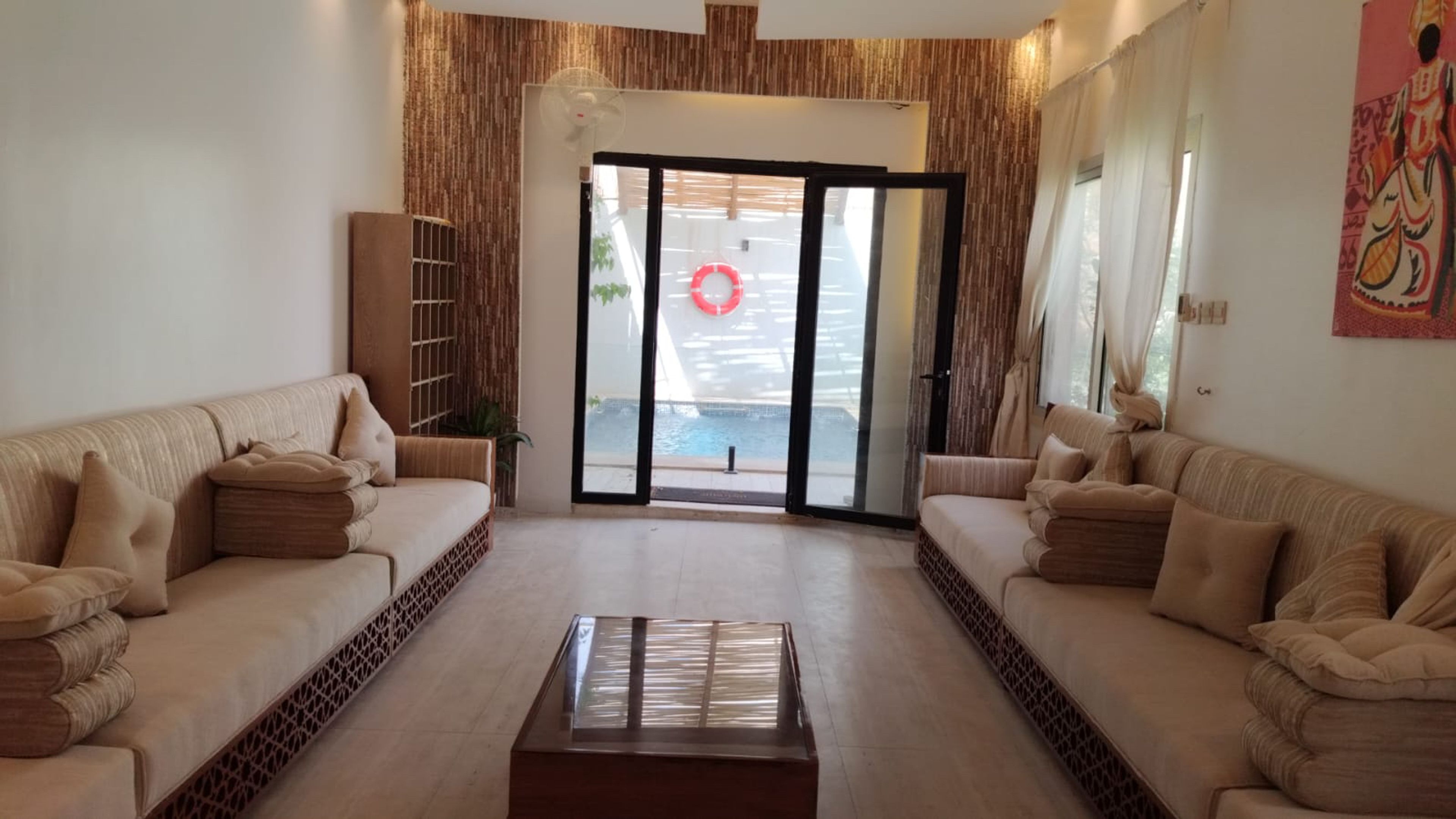 https://img.gathern.co/1400x0/1/aLZNcpDrdUZxZR1fOmuFA24WD4njAJbp.jpg