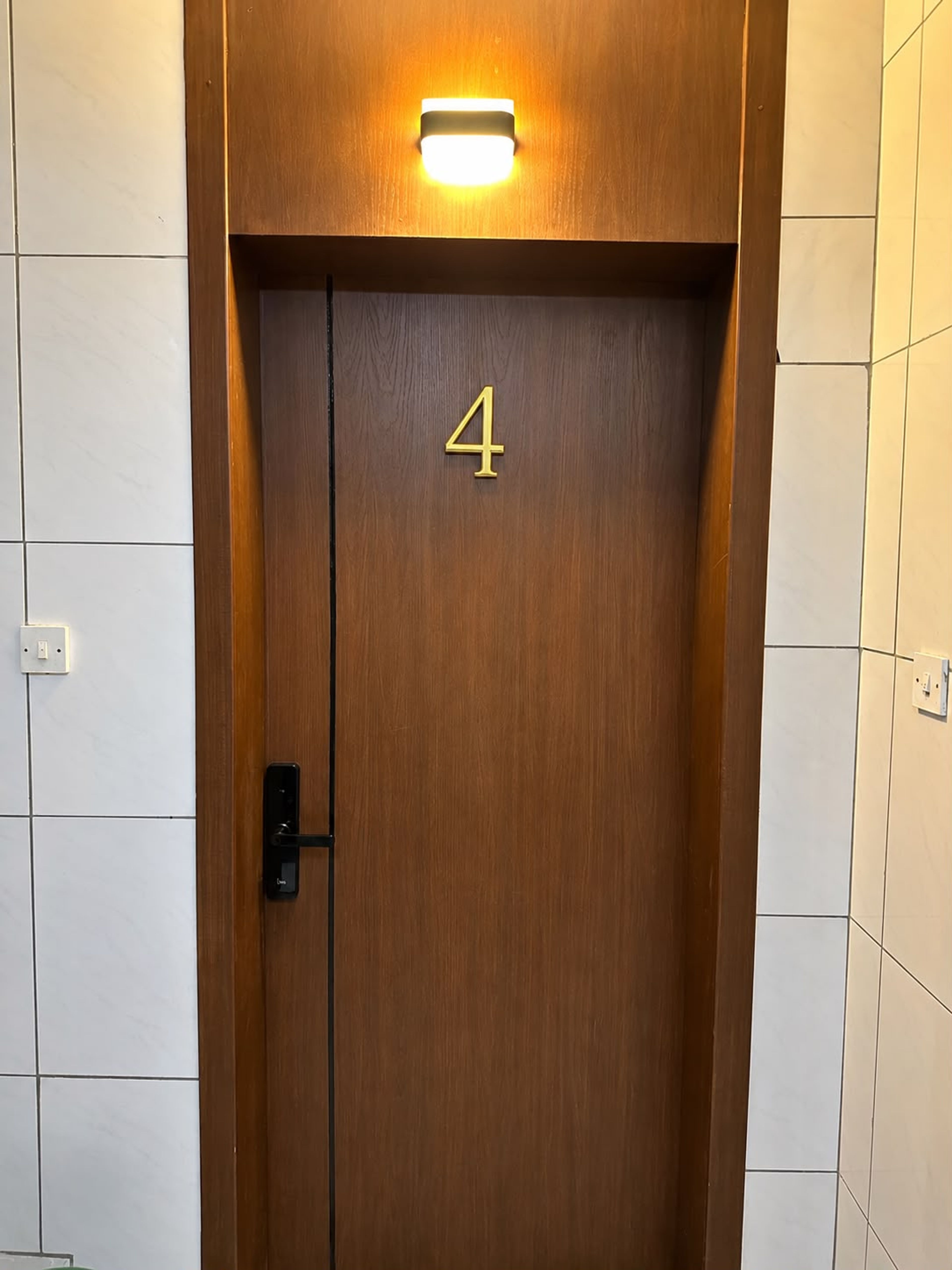 https://img.gathern.co/1024x0/1/aOozJM9CGpf6Ekikuv8o0OGG3tQJ3NCq.jpeg