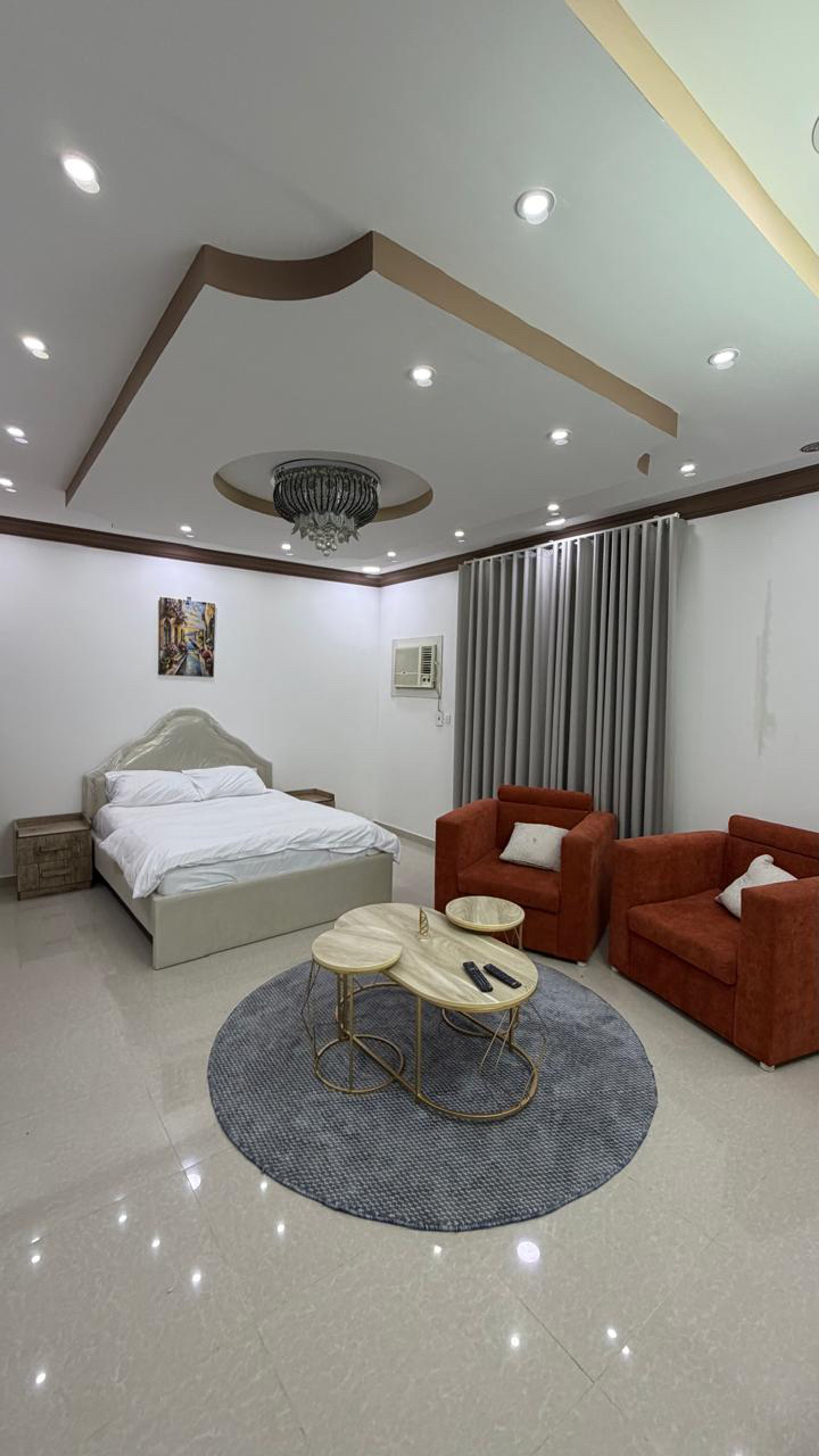 https://img.gathern.co/1024x0/1/aTUJAszOTEOgjuIglf1pIGzEyZWgxIc1.jpg