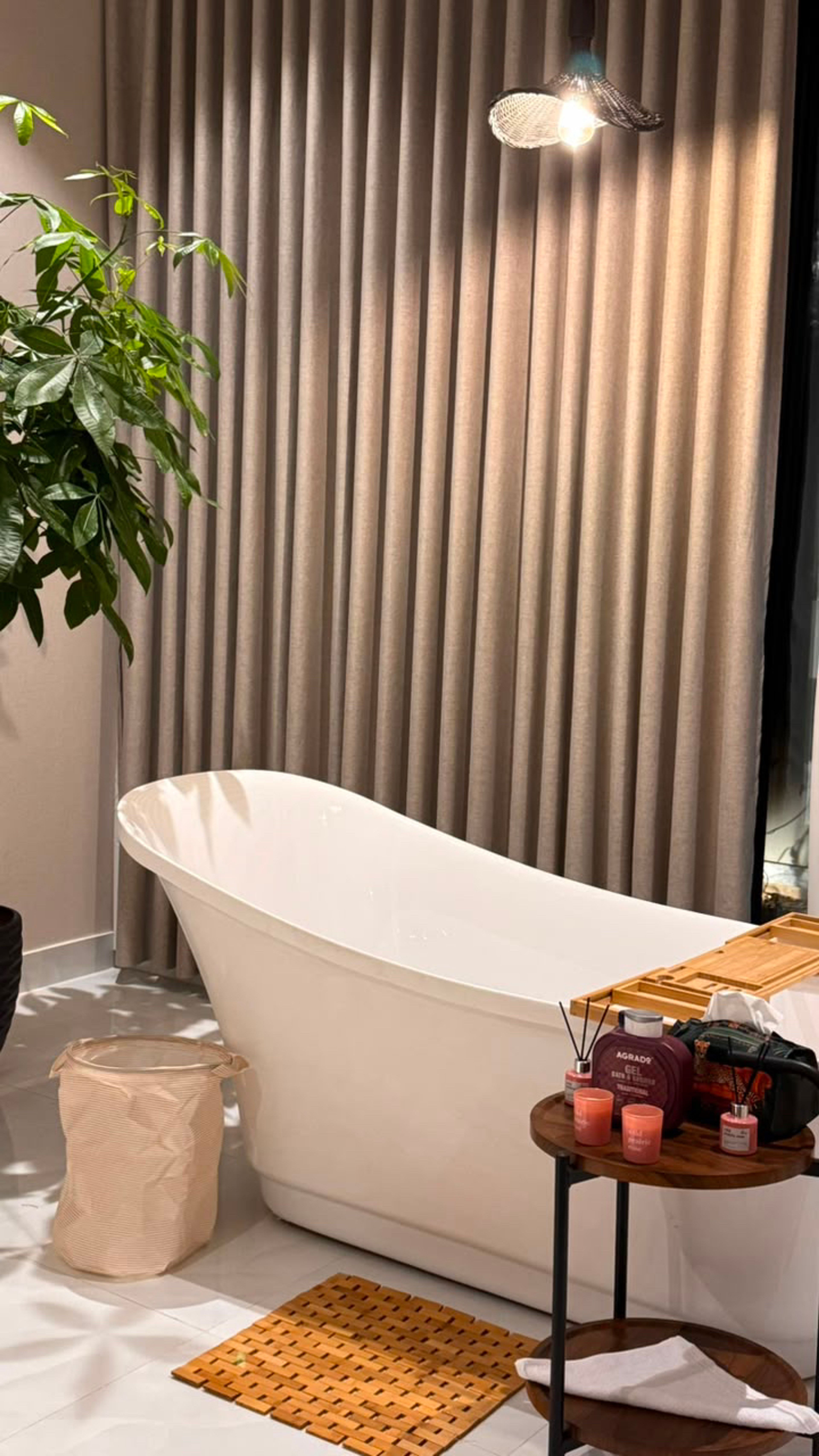 https://img.gathern.co/1024x0/1/ajs9jhP9P1FamgGU4ubBv3QZukY-cgBb.jpg