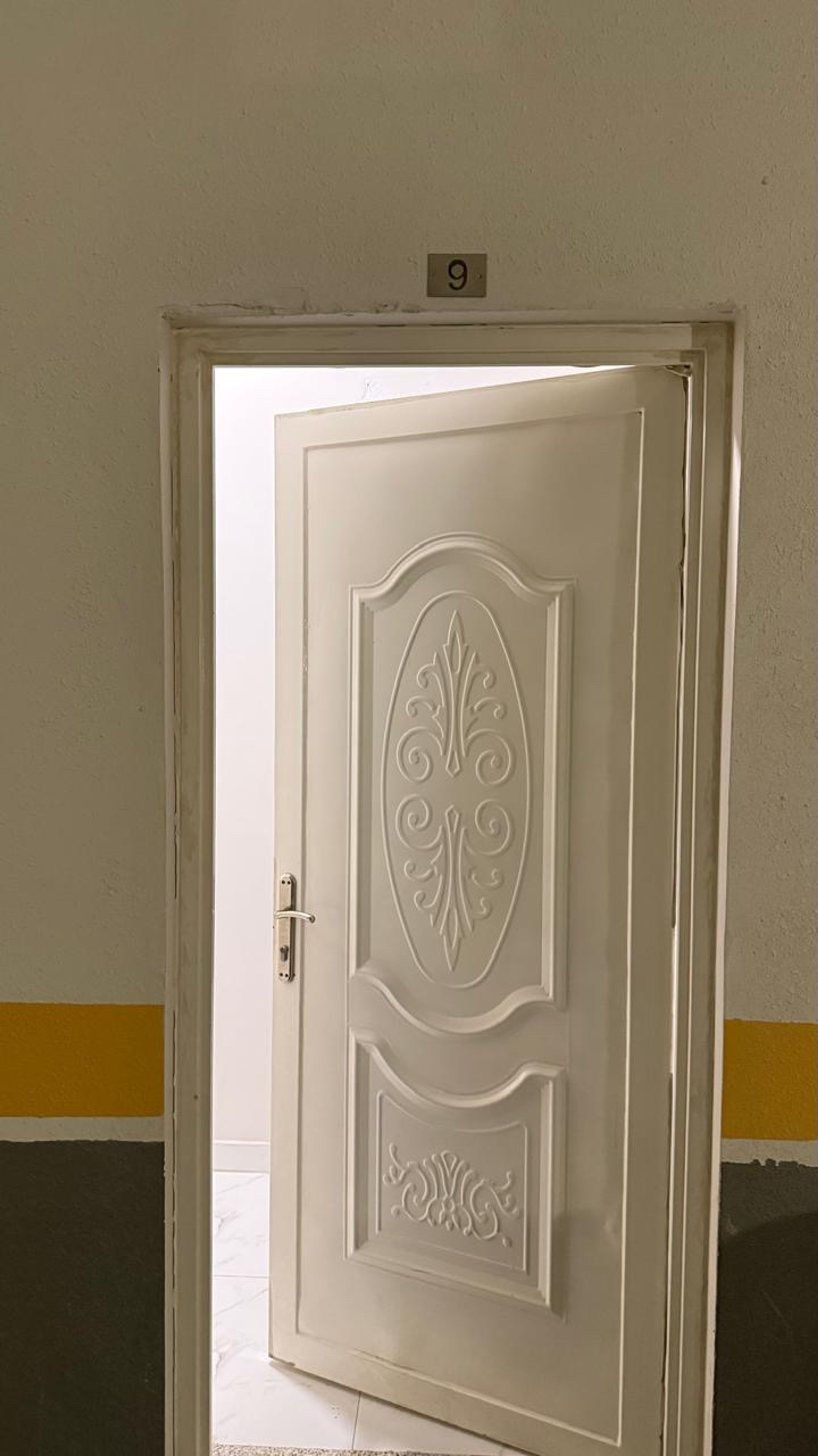 https://img.gathern.co/1024x0/1/b3JZbW33EcOQ-B5YQF-VEo1sXUk18Y4o.jpg