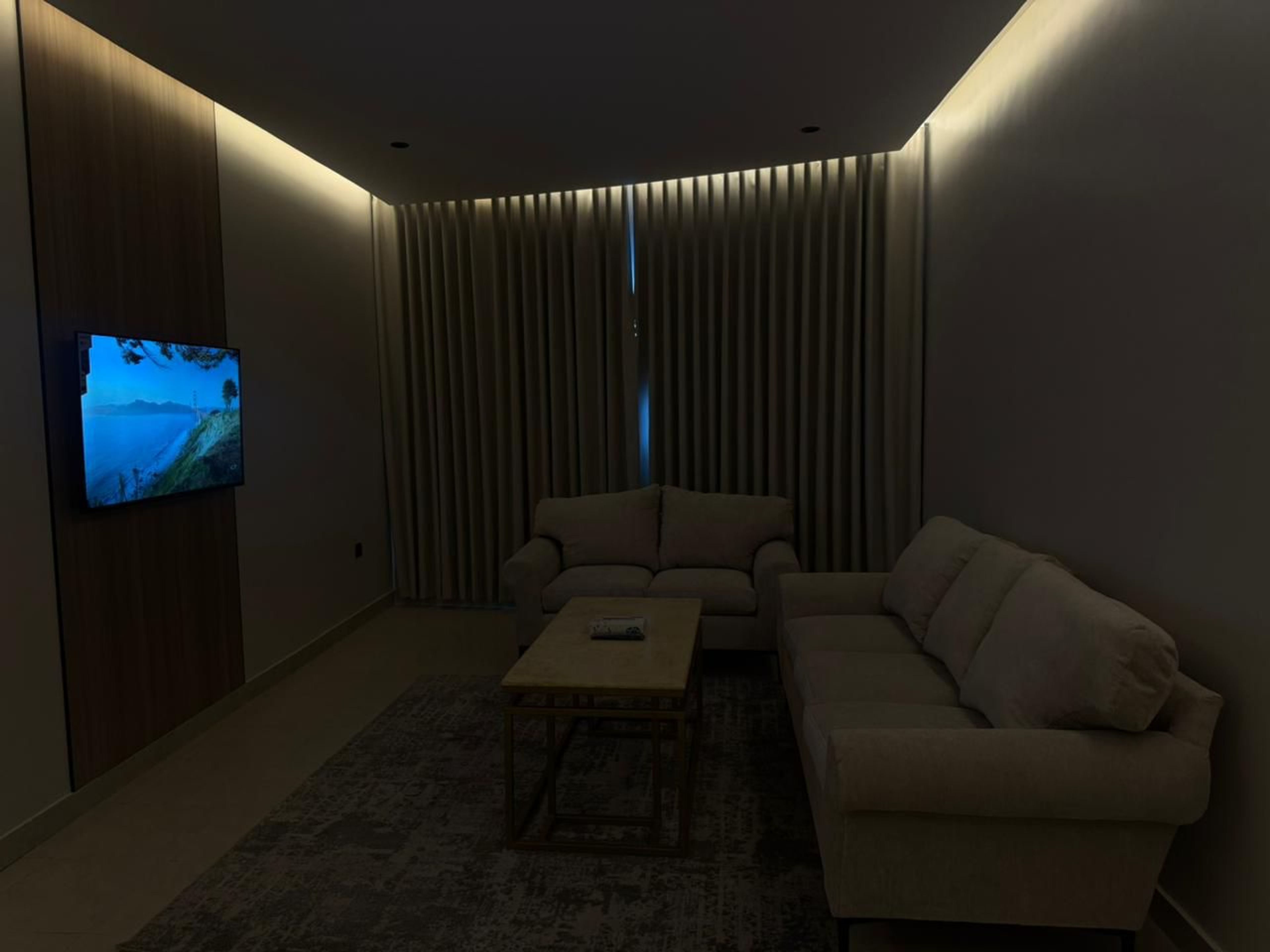 https://img.gathern.co/1024x0/1/bY286PS4enVwl-nzjOaVwH5ncAEX0Vyt.jpeg