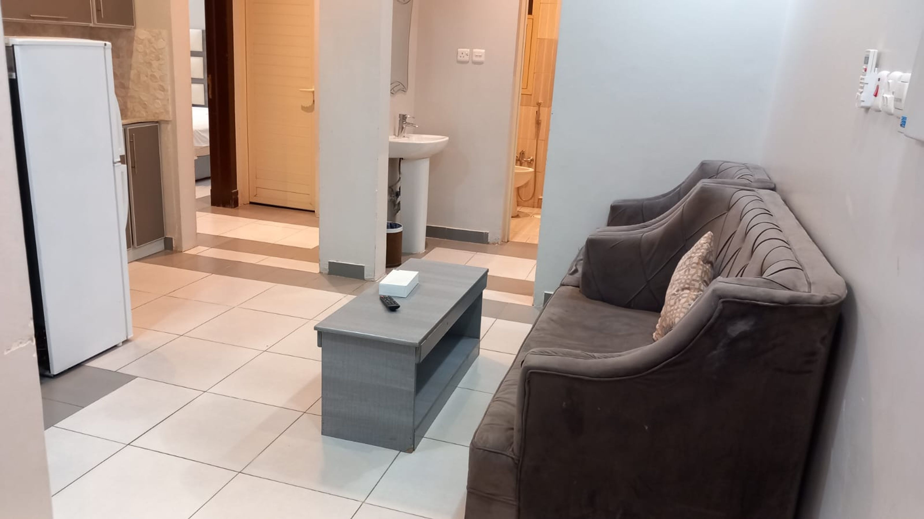 https://img.gathern.co/1400x0/1/bYUmmr2PZbjwJsrv4xbYToyOic7jse09.jpg