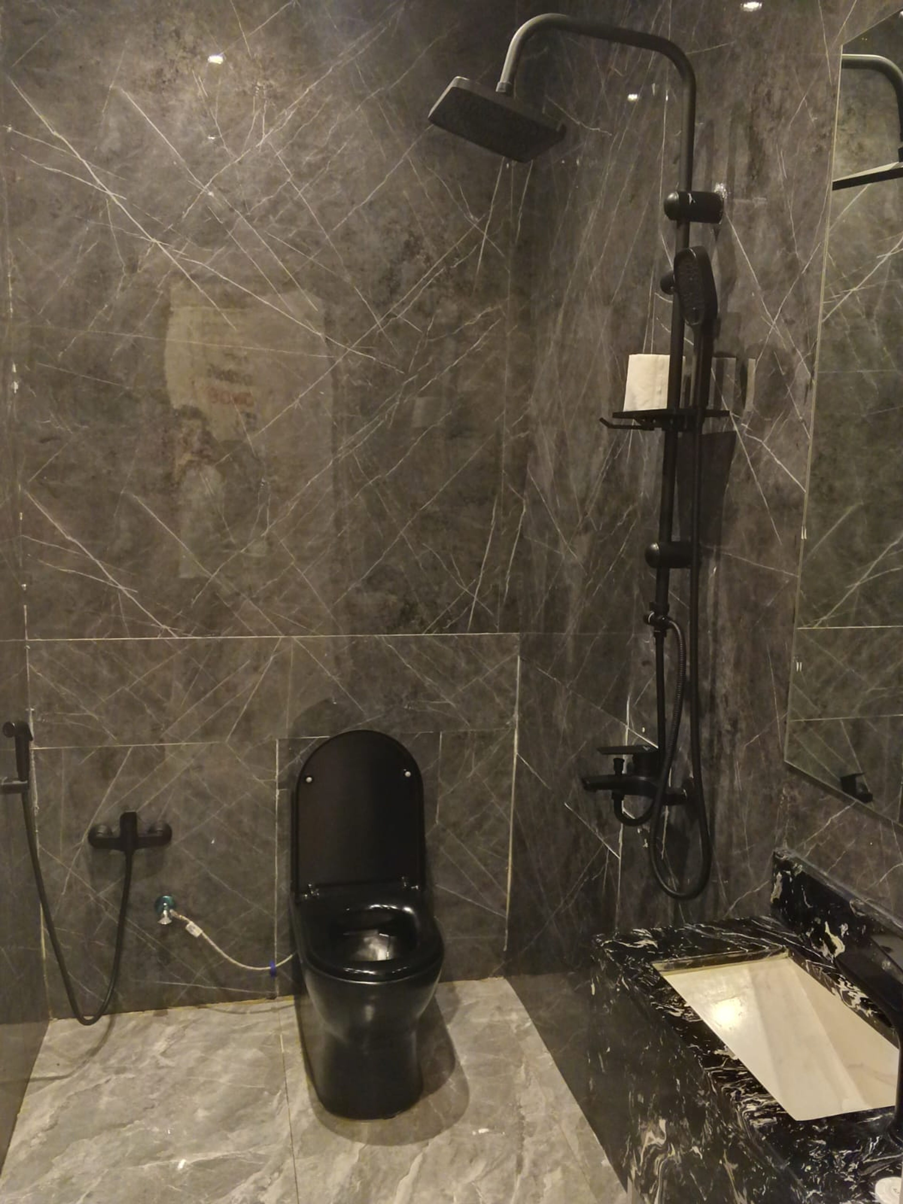 https://img.gathern.co/1400x0/1/bnyL5mexCMe31TGLQEQaG2DzzhUs0wxN.jpeg