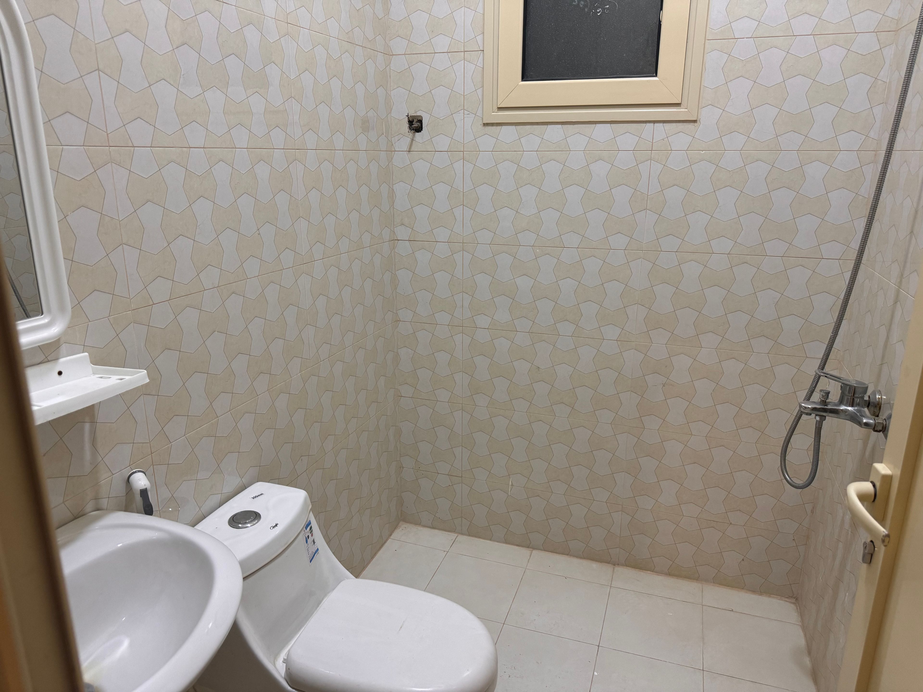 https://img.gathern.co/1400x0/1/bsqpD-yQR558Tk4VMdzSbpcYh6M-Df9C.jpeg