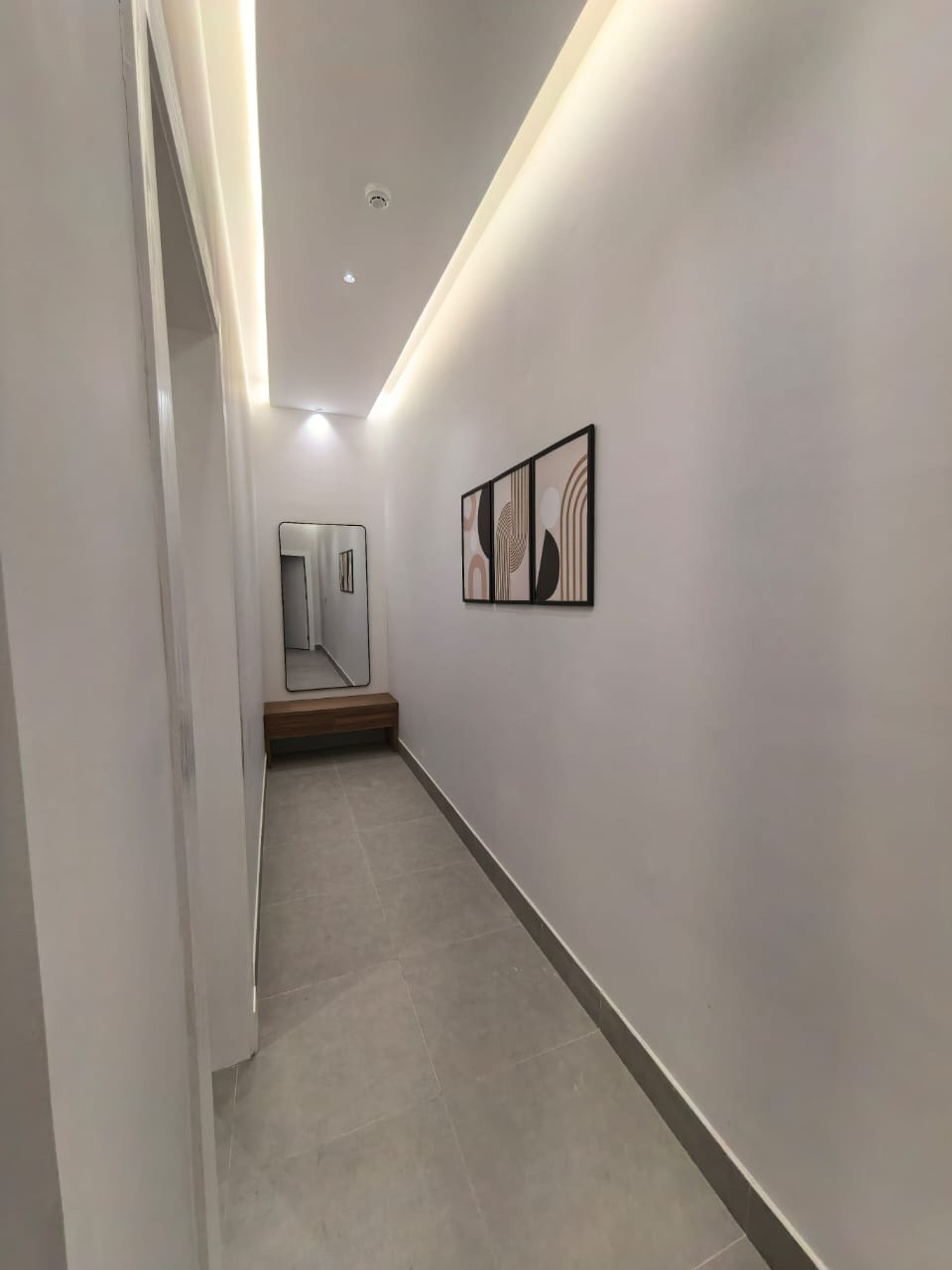 https://img.gathern.co/1400x0/1/bzCg4lti9UcecUf6g2Adi9hK9S9bQQaV.jpeg