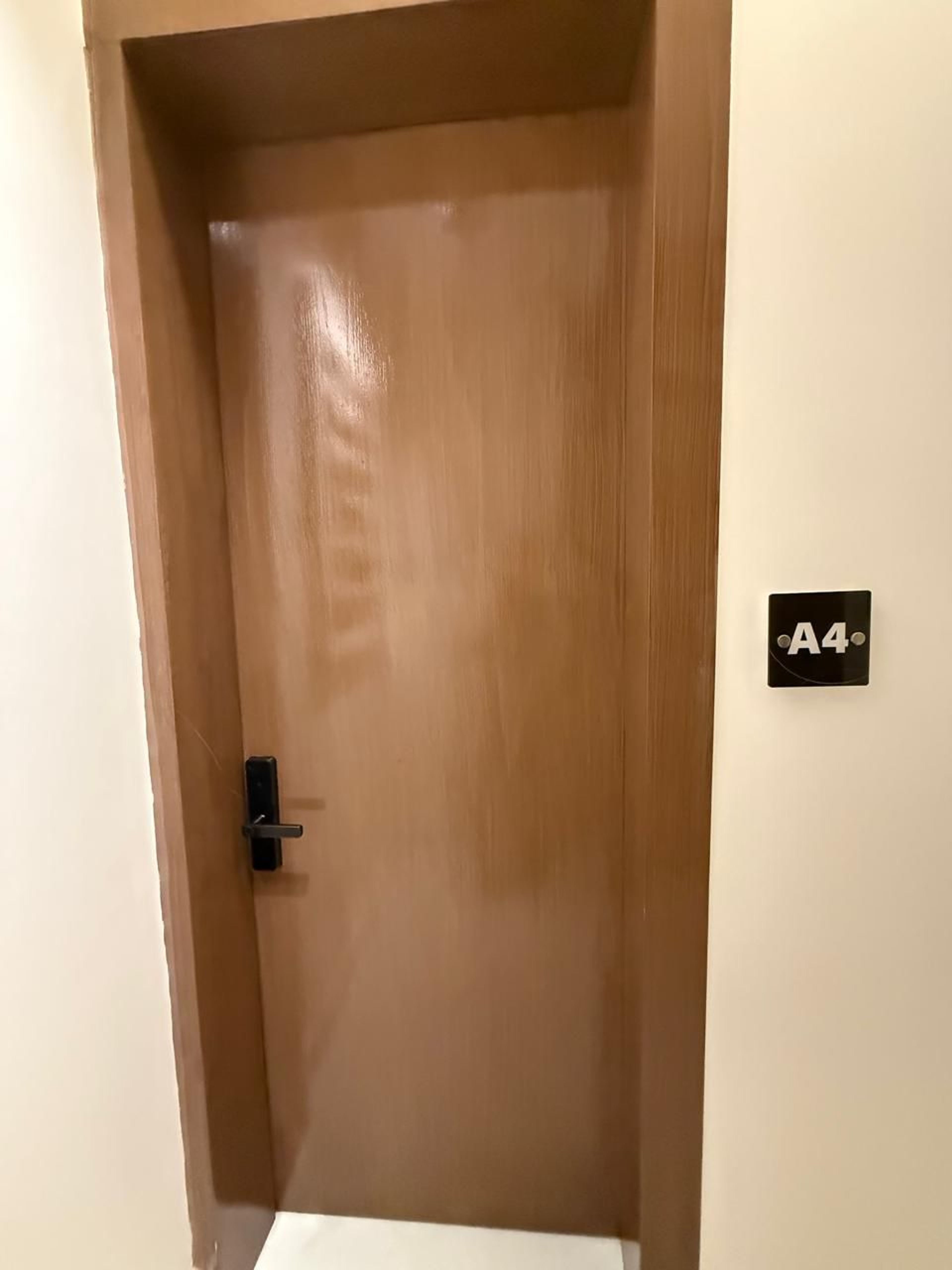 https://img.gathern.co/1400x0/1/c0t8fK0mNi-TJOpB9Asv3ZTL43E2sl5L.jpeg