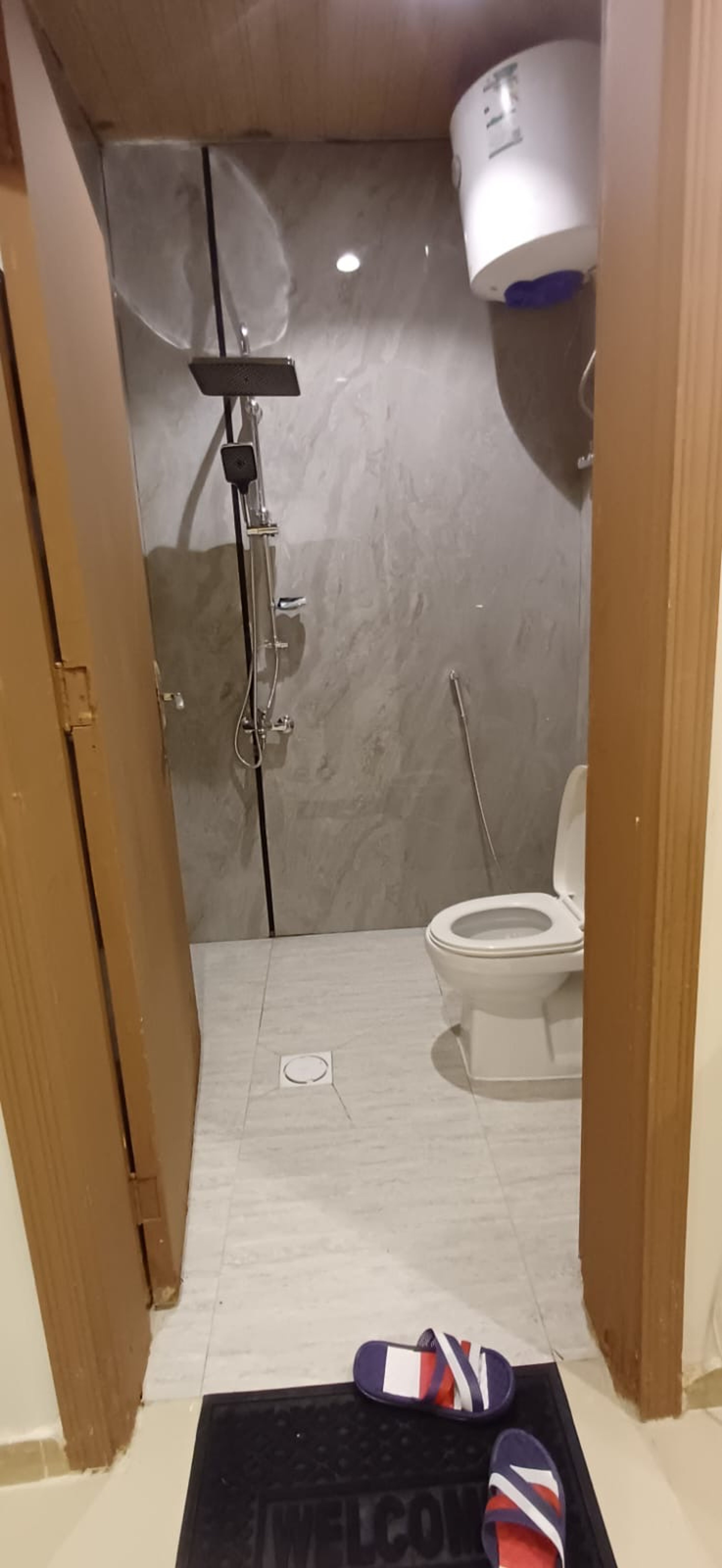 https://img.gathern.co/1400x0/1/c6W1ym15_usZij1fGsa6el755g0g7GEF.jpeg