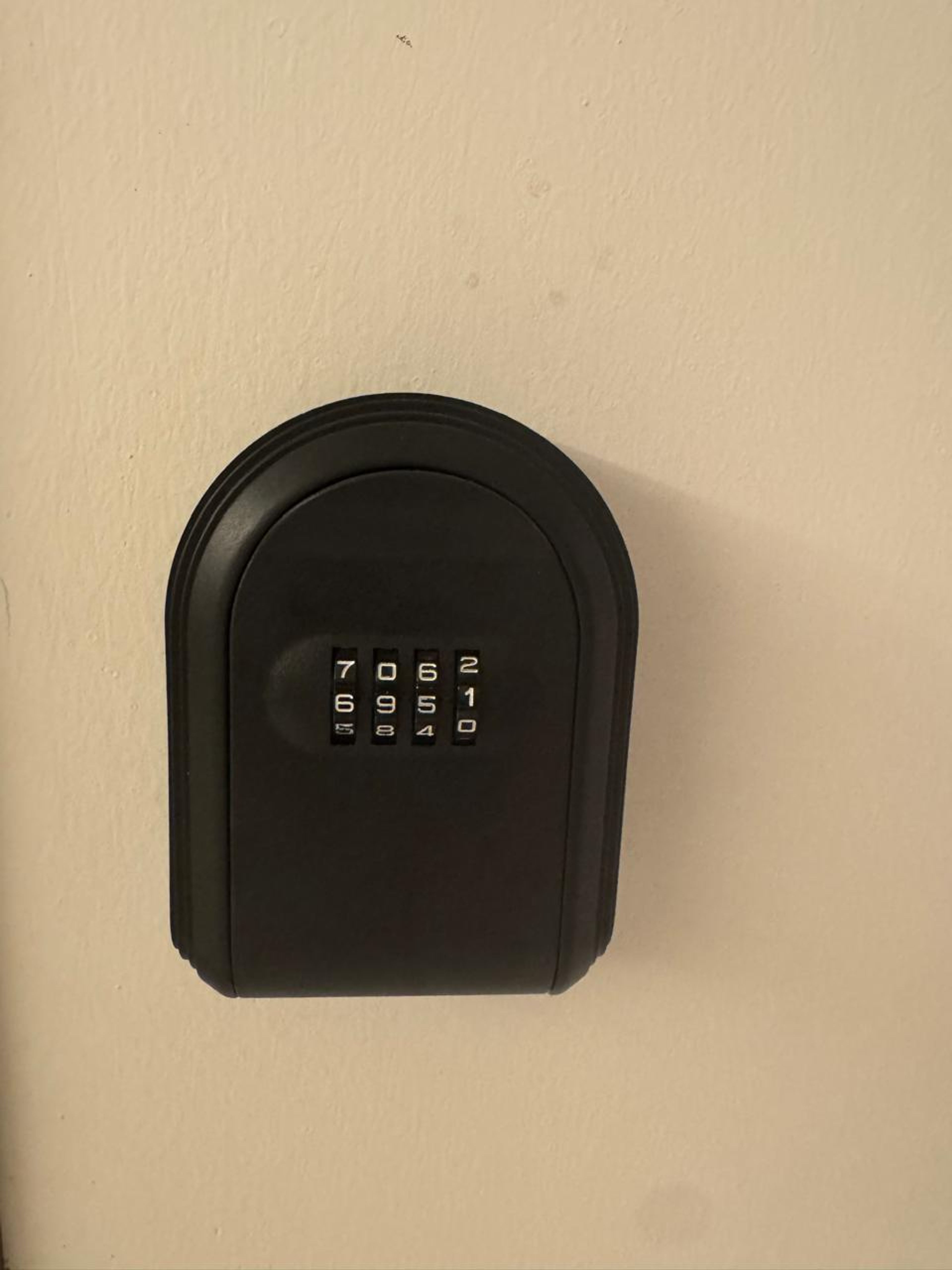 https://img.gathern.co/1400x0/1/cCZfts60vKdeLpMqe5pssdDceluvWW0D.jpeg