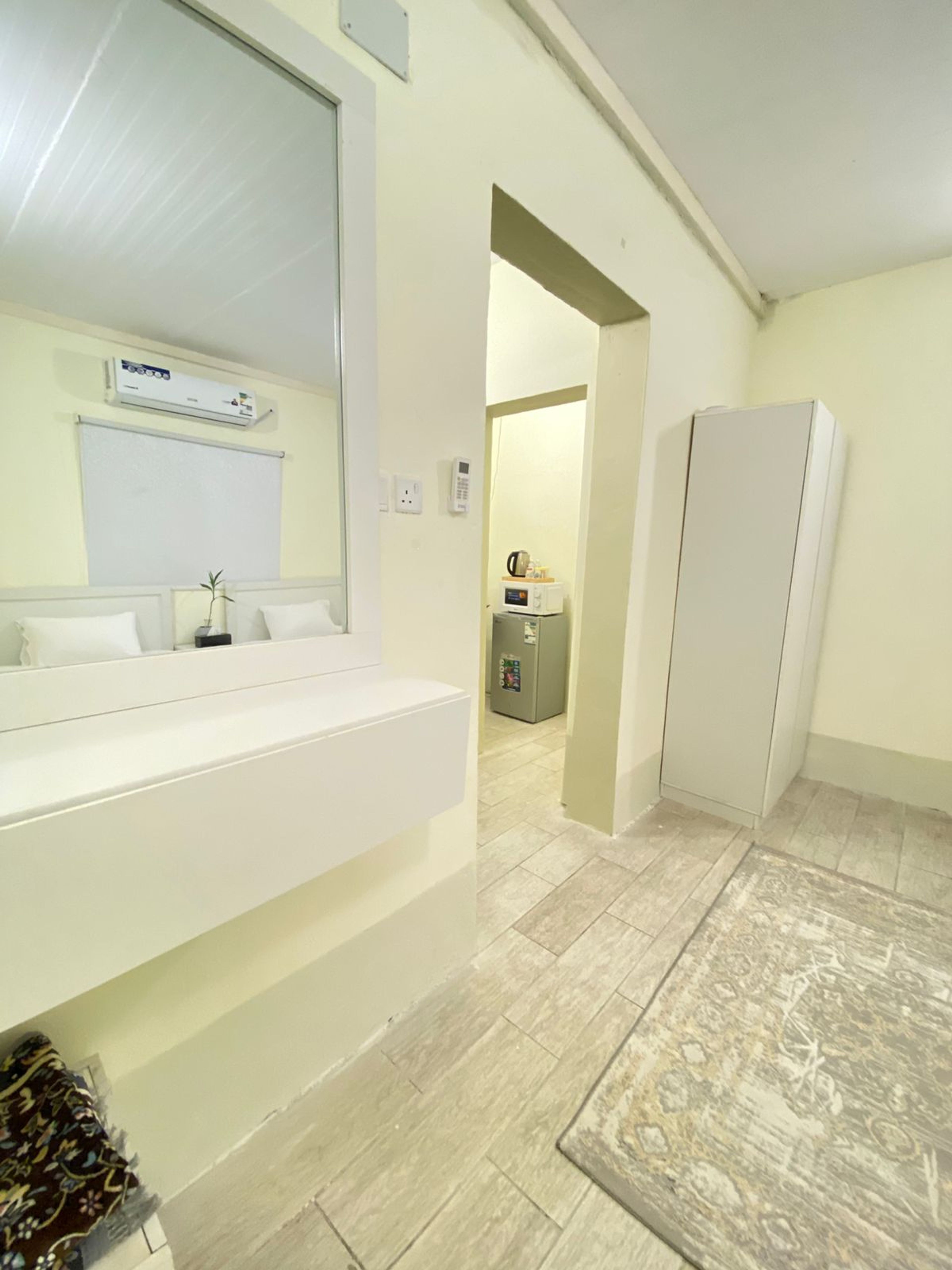https://img.gathern.co/1400x0/1/cDdQH5T7cfAysS2hEjS3khEQGHe_wnfk.jpg