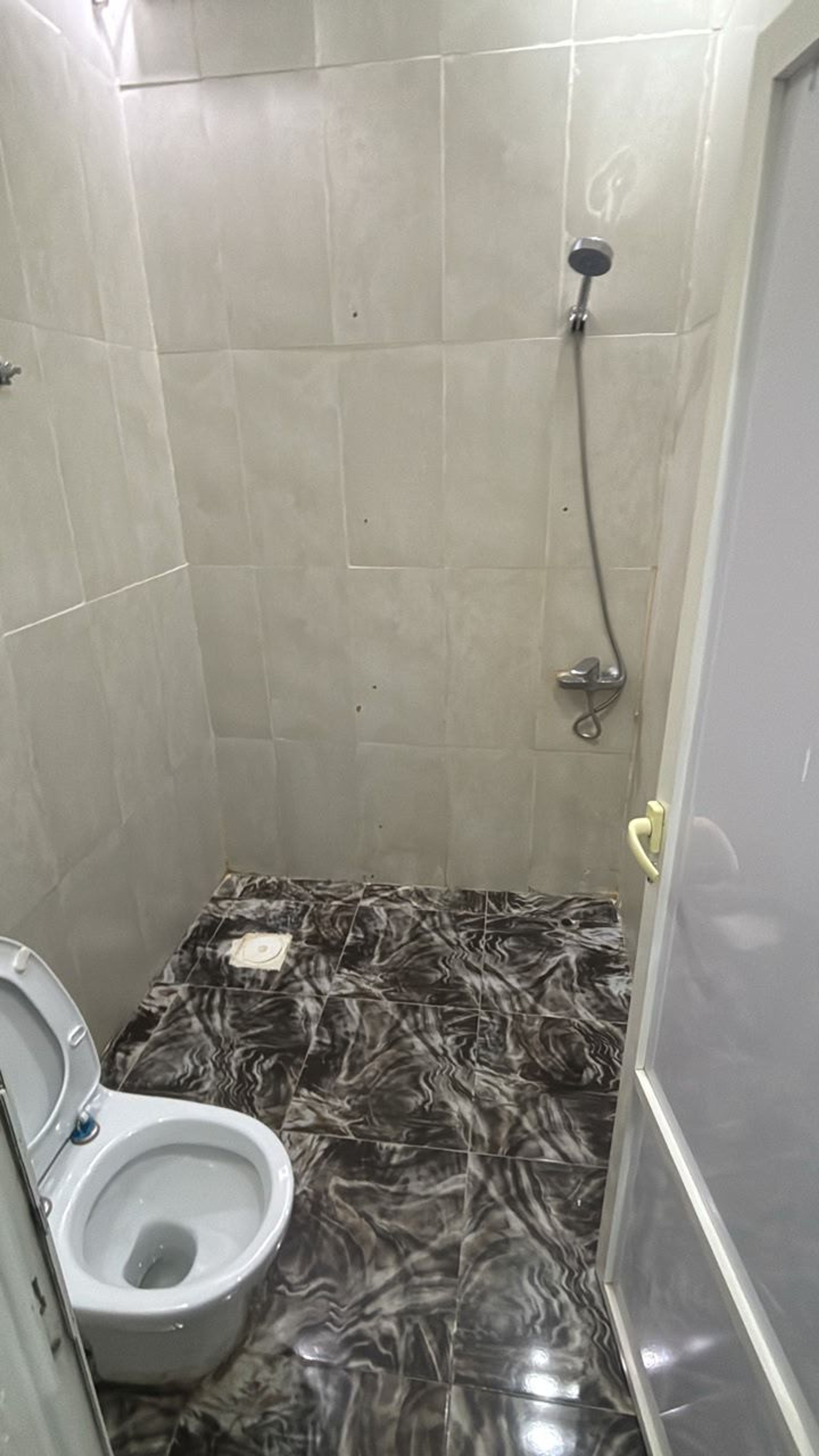 https://img.gathern.co/1024x0/1/cTXtLhAr2hAaAoI69TAx_Rj0rr83A0g9.jpeg
