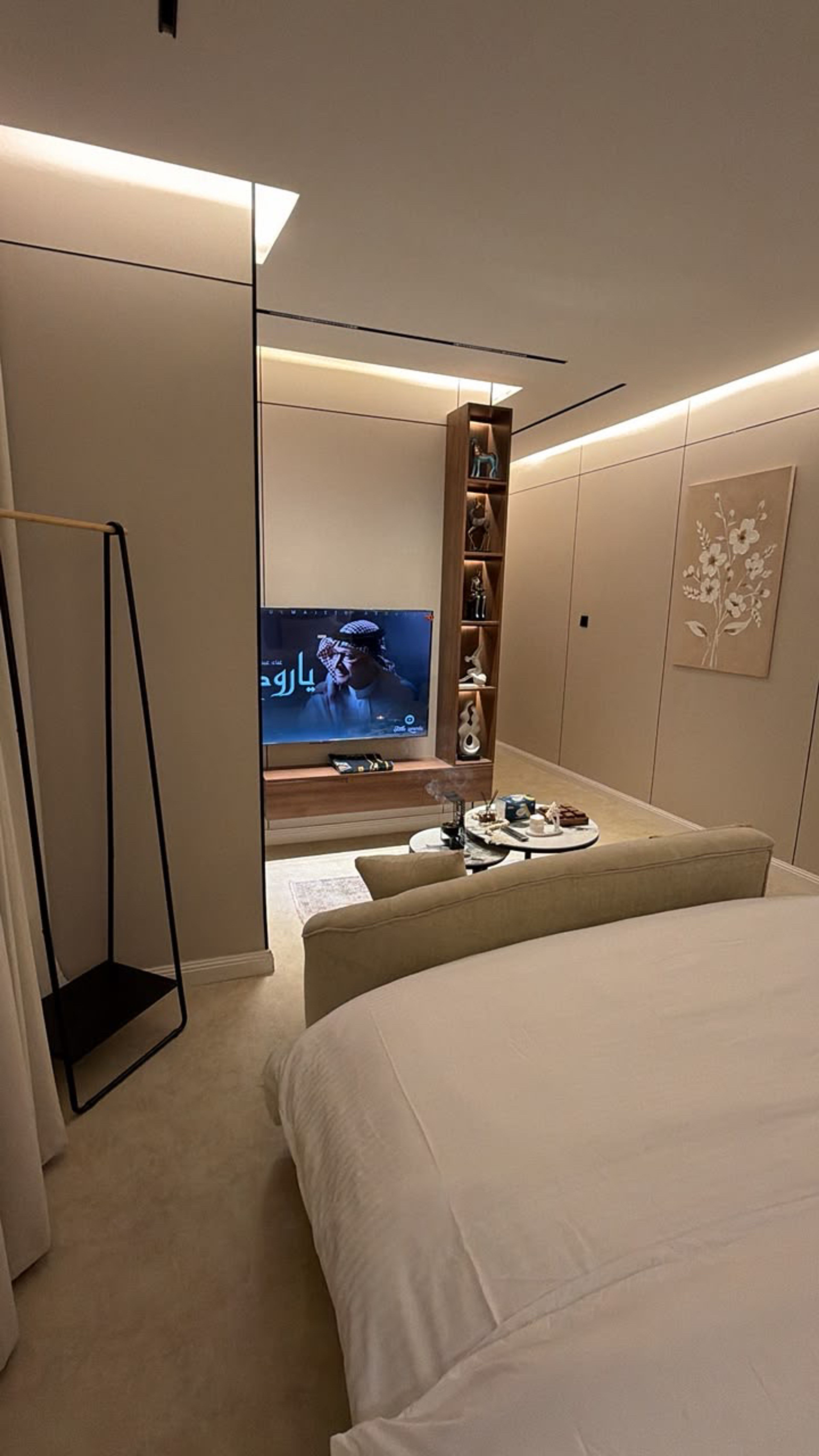 https://img.gathern.co/1024x0/1/cbahqFyTFEmqemZyc3y78PIhO-HUJo1d.jpg
