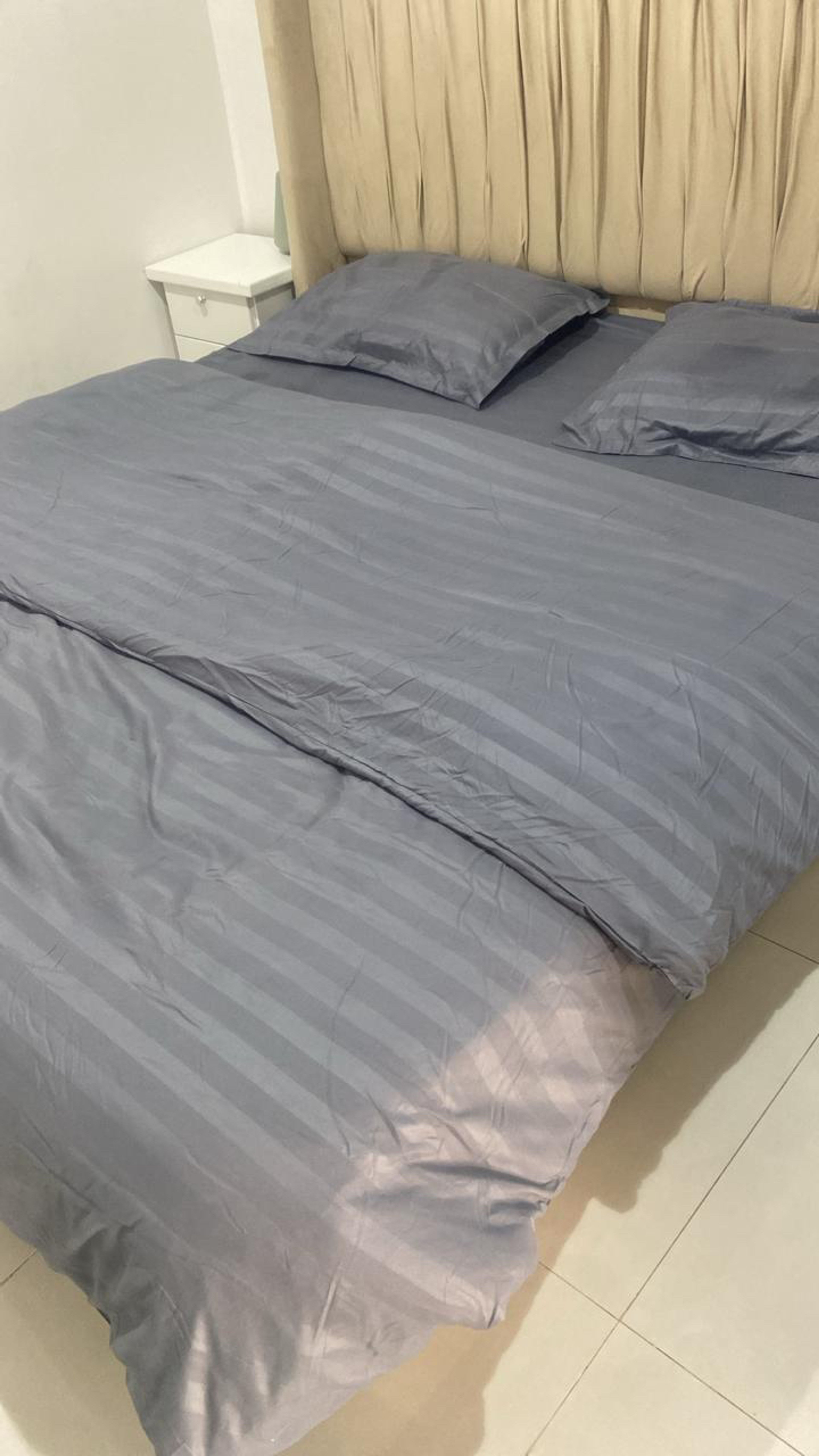 https://img.gathern.co/1400x0/1/cmwNmE3Jv9dCeNjeslzzRqOaQt7GmVXX.jpg