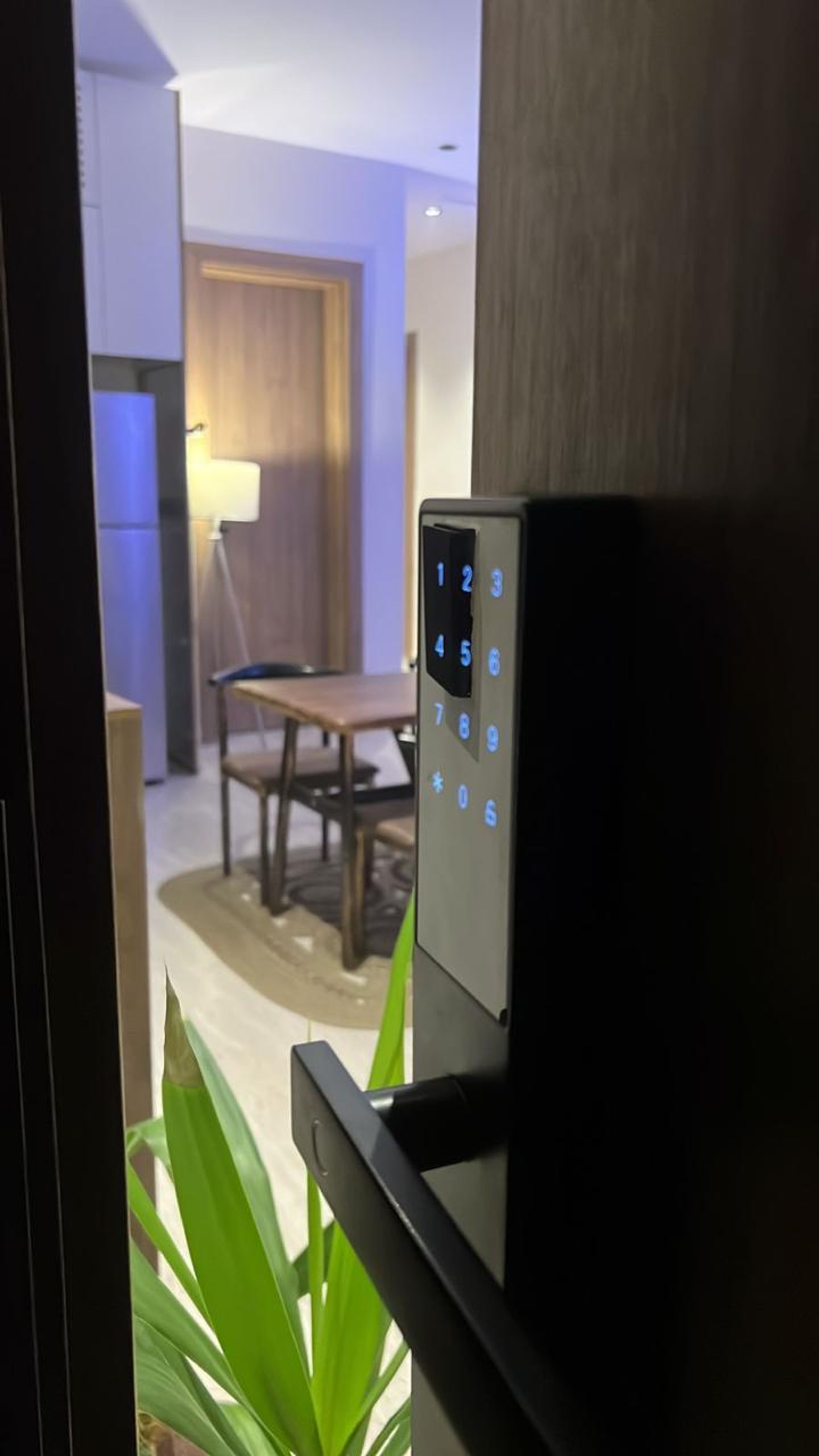 https://img.gathern.co/1400x0/1/d-yfSieJI41FmSUtec20ta33T1ukdbwa.jpeg