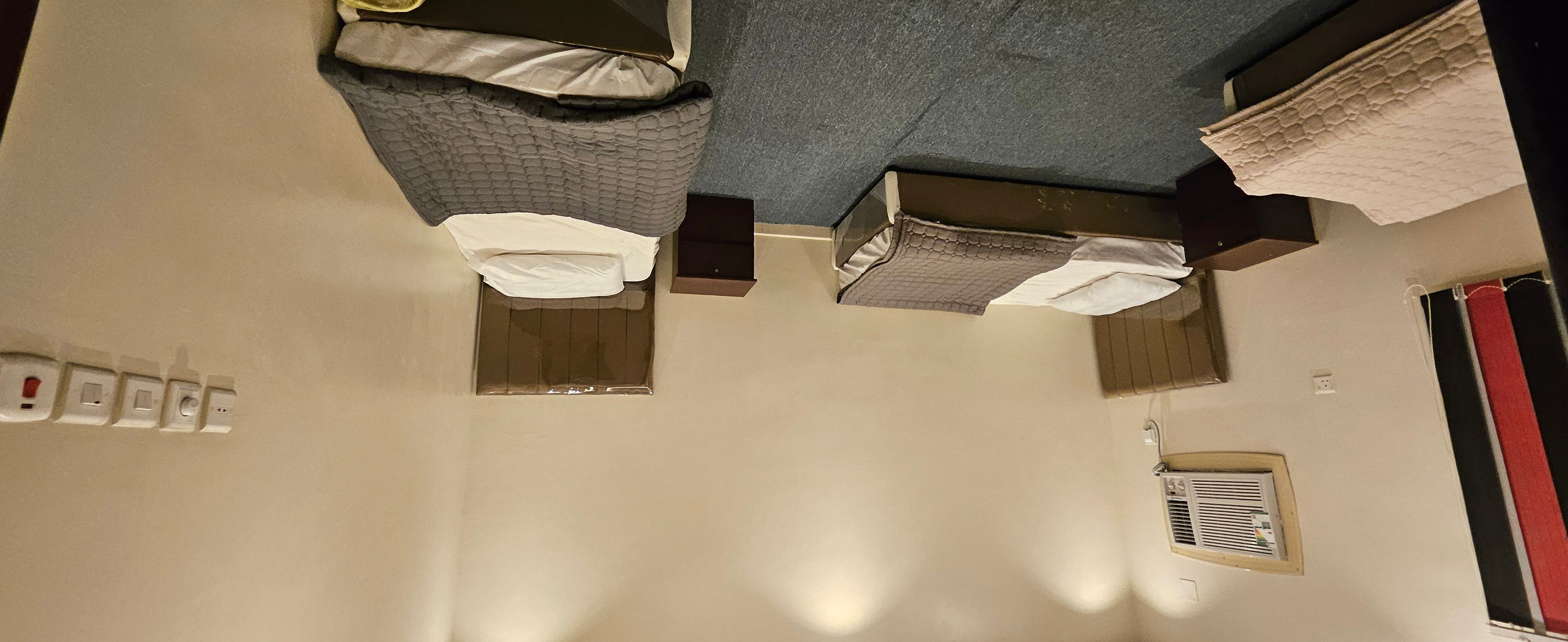 https://img.gathern.co/1400x0/1/d9Q-0Lw0Cwr2ZI-flsz57x85p8-uZZs5.jpg