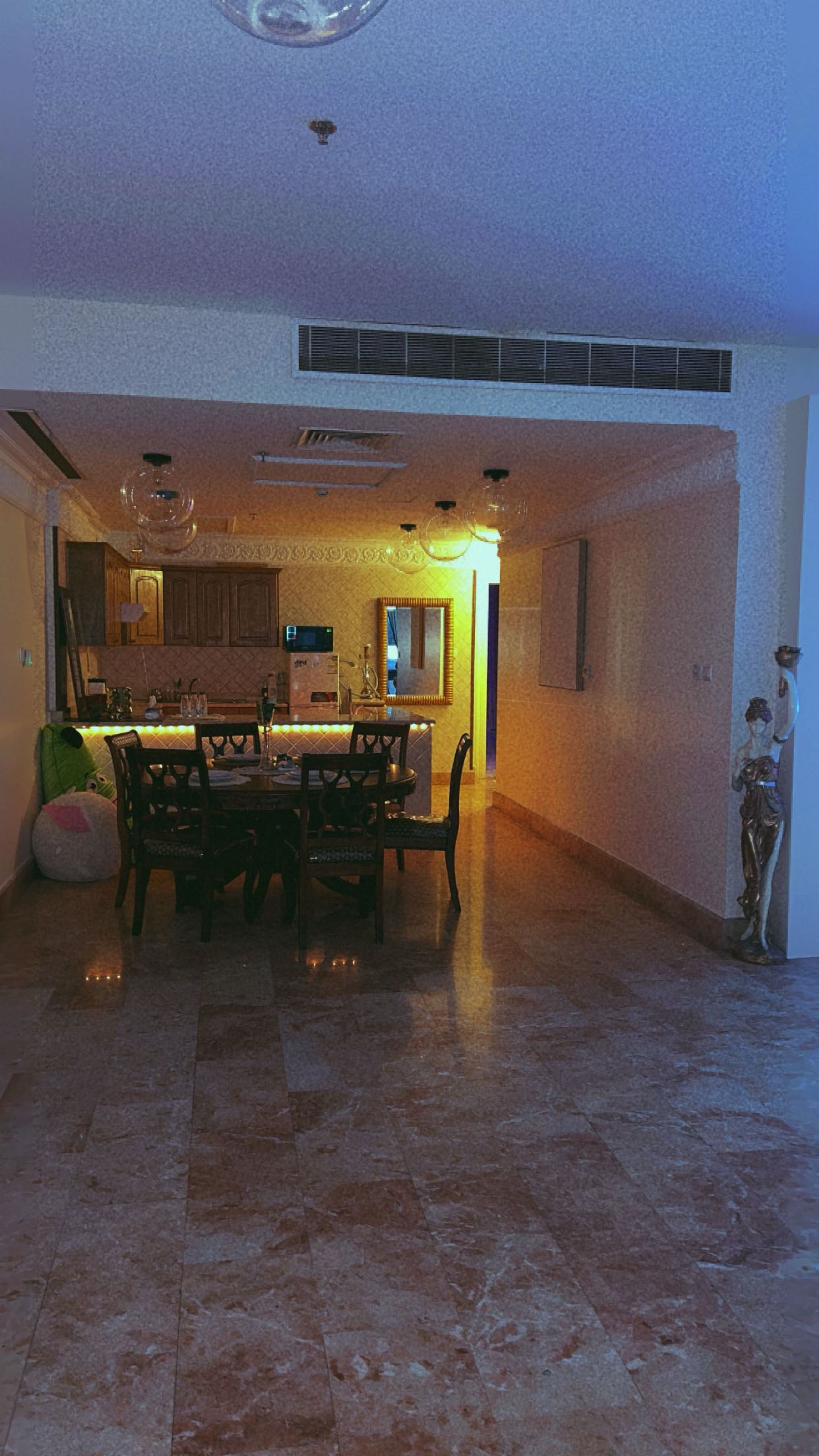 https://img.gathern.co/1024x0/1/dE93gBJptrzFfoFzbuNSGv-UtT-UoZD8.jpg