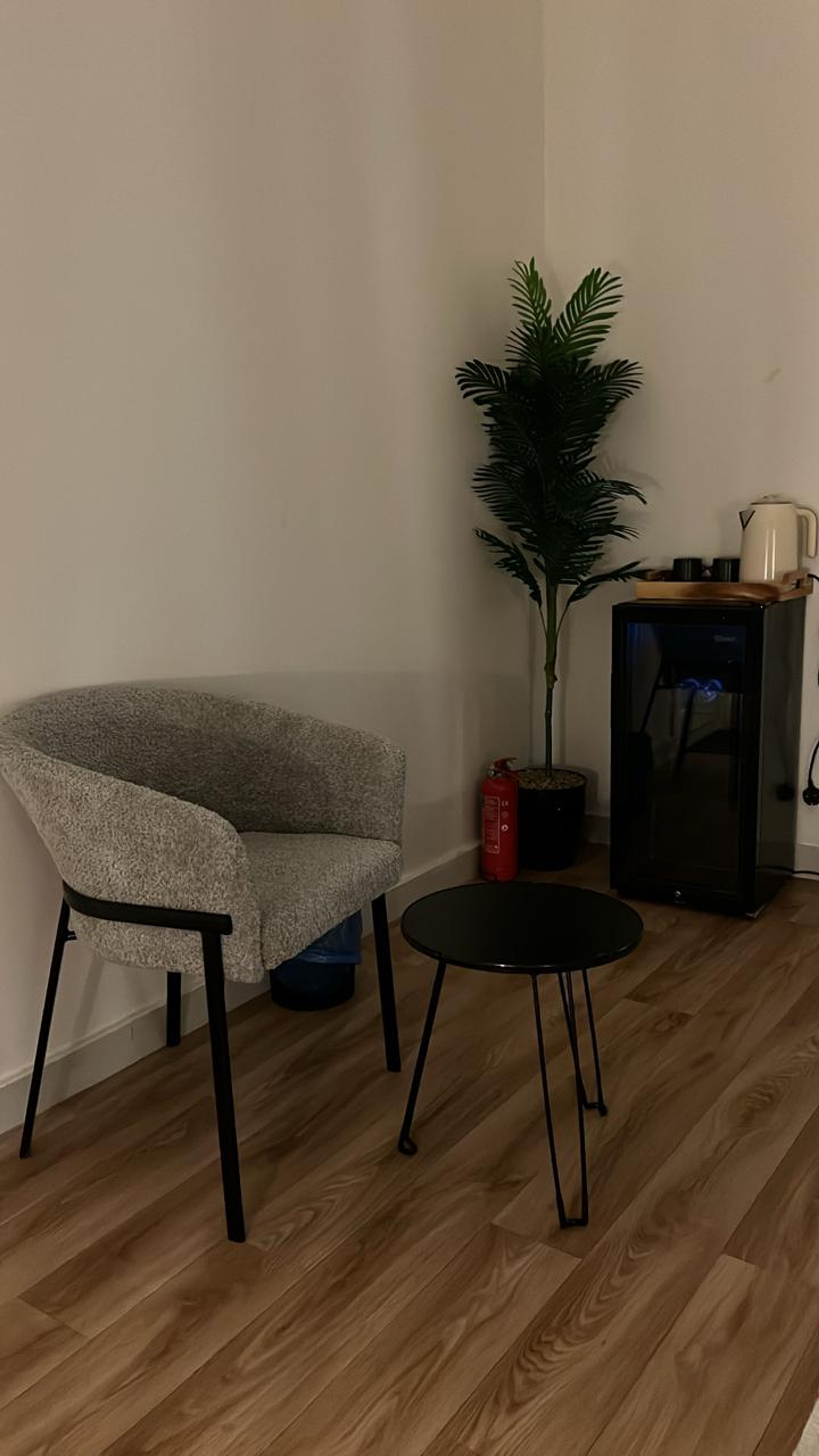 https://img.gathern.co/1400x0/1/dGs6UBmzpu3OiL5izjxnWjJQlxqibxCJ.jpg