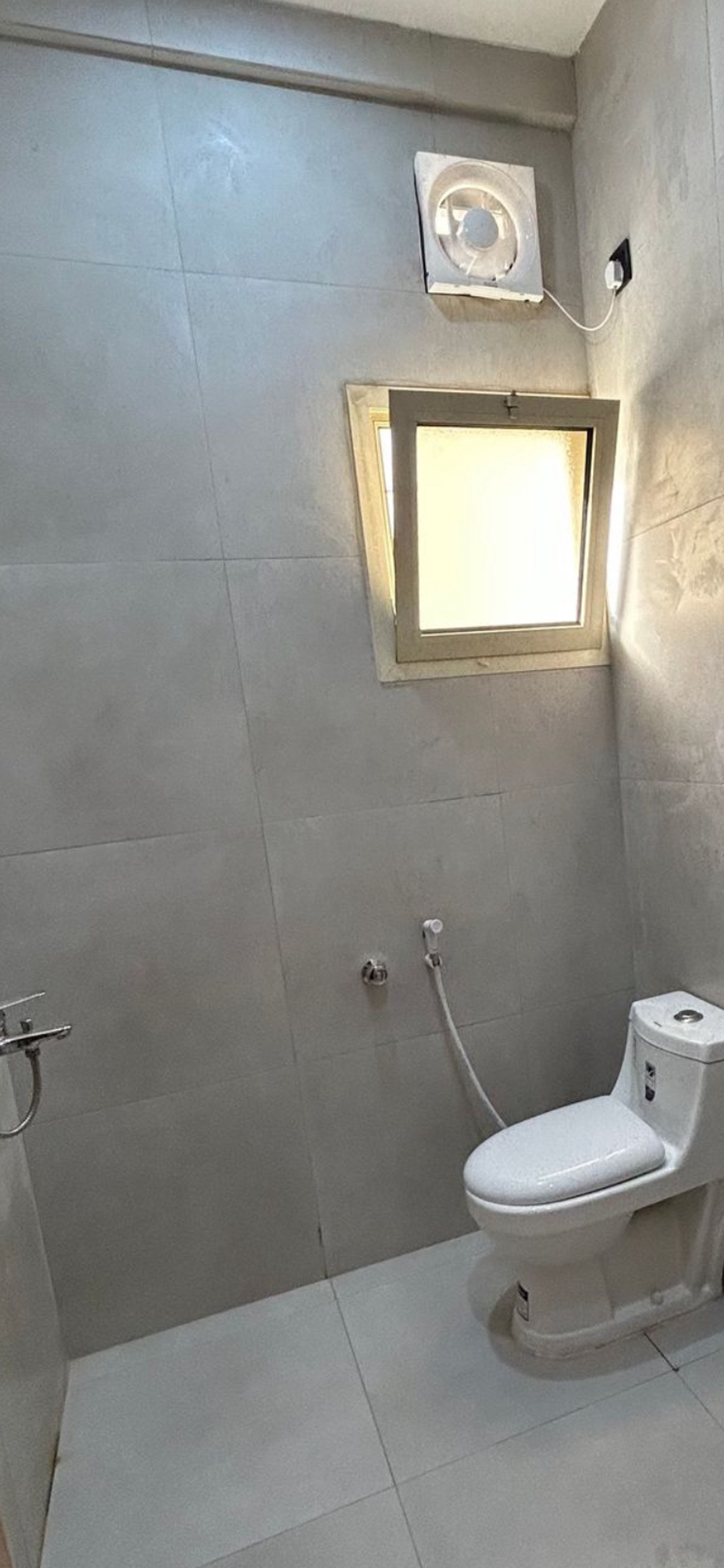 https://img.gathern.co/1024x0/1/dTsAisl01XOouNt4B1Vv98yS6jk-p6WK.jpg