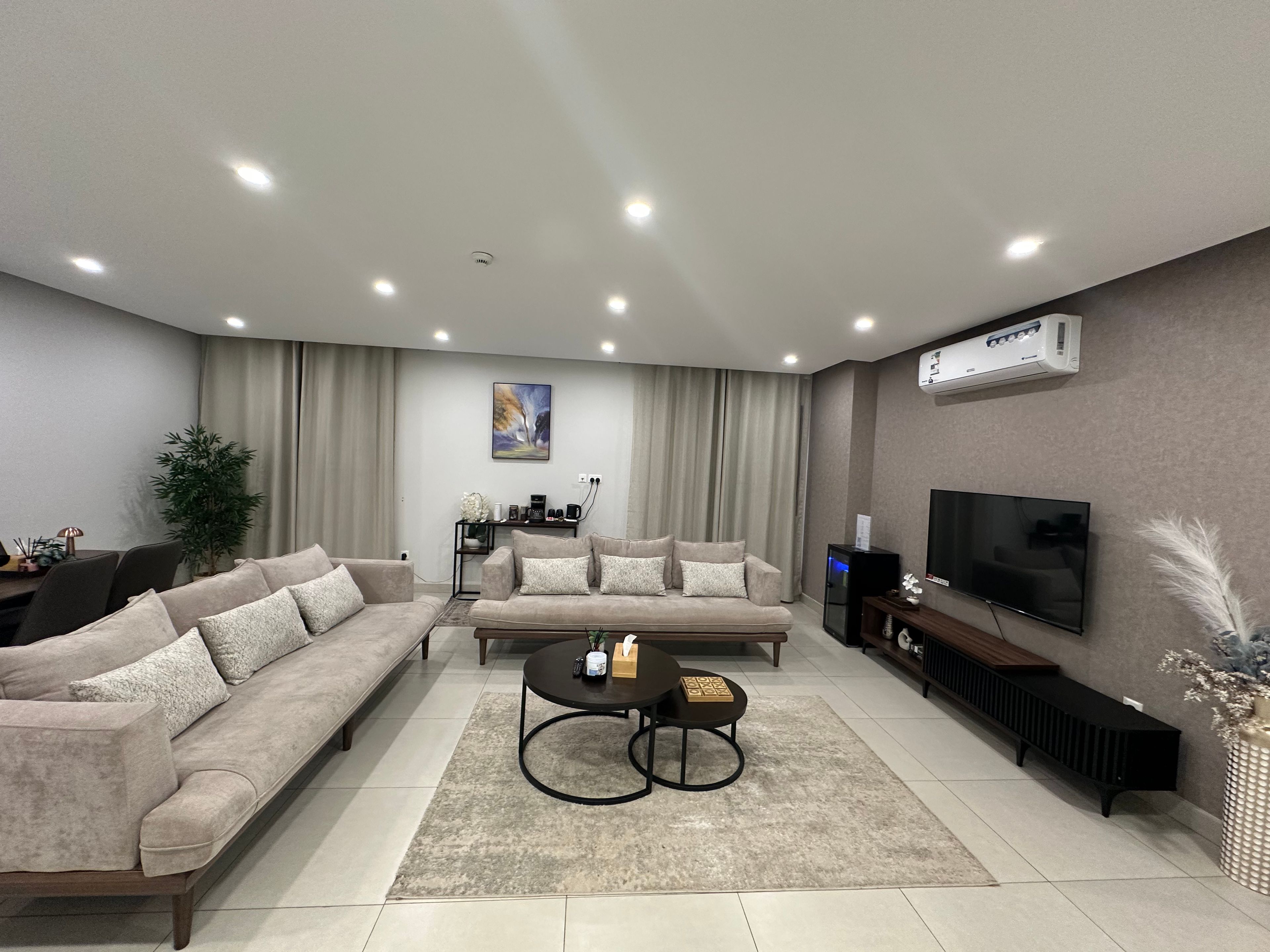 https://img.gathern.co/1400x0/1/dXBDIoOtOrhOZ828cGssH_fQarOYQu-7.jpg