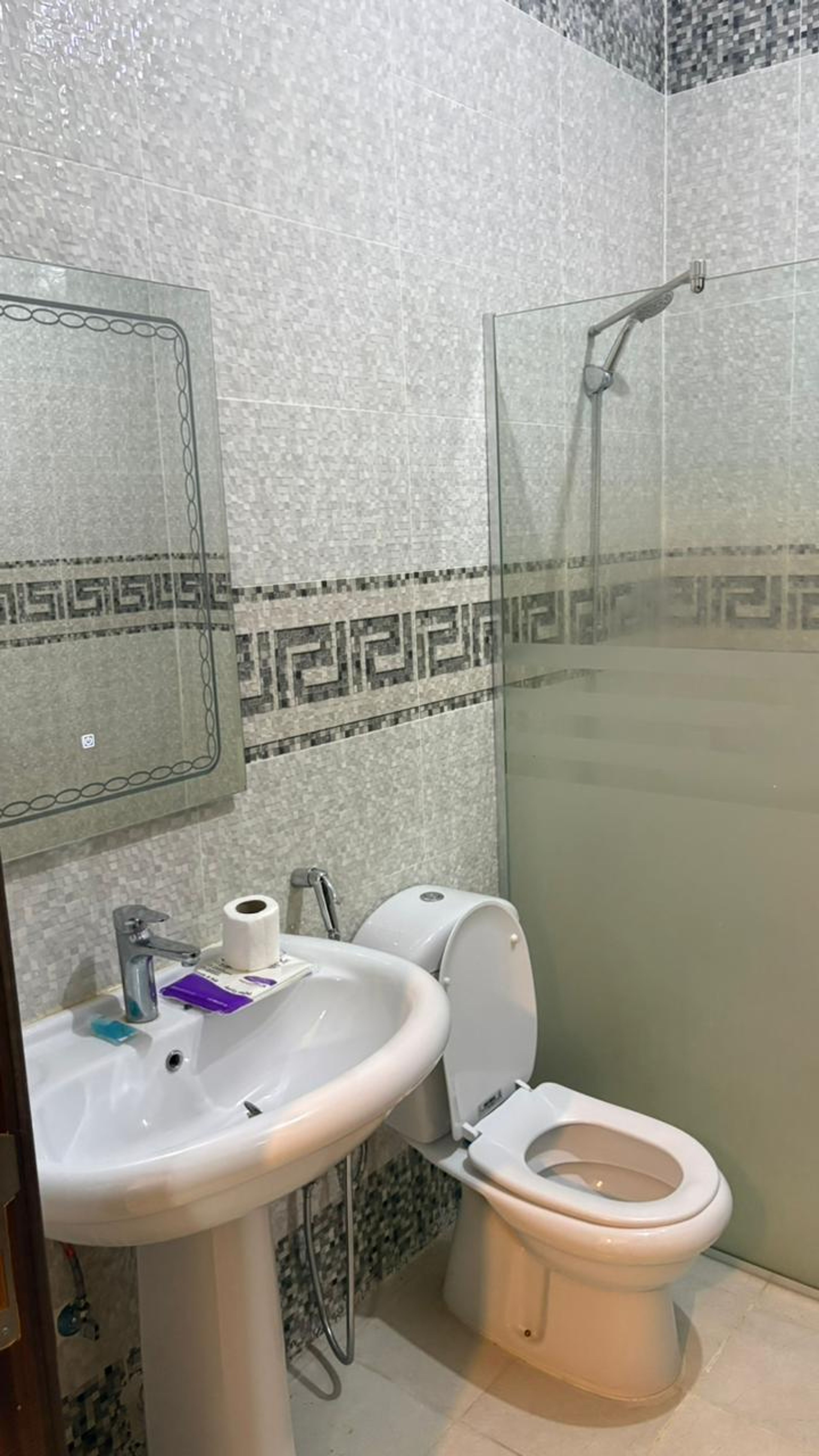 https://img.gathern.co/1400x0/1/dXBKeUjTXyuoEBSTdIftCNJumg6TEqif.jpeg