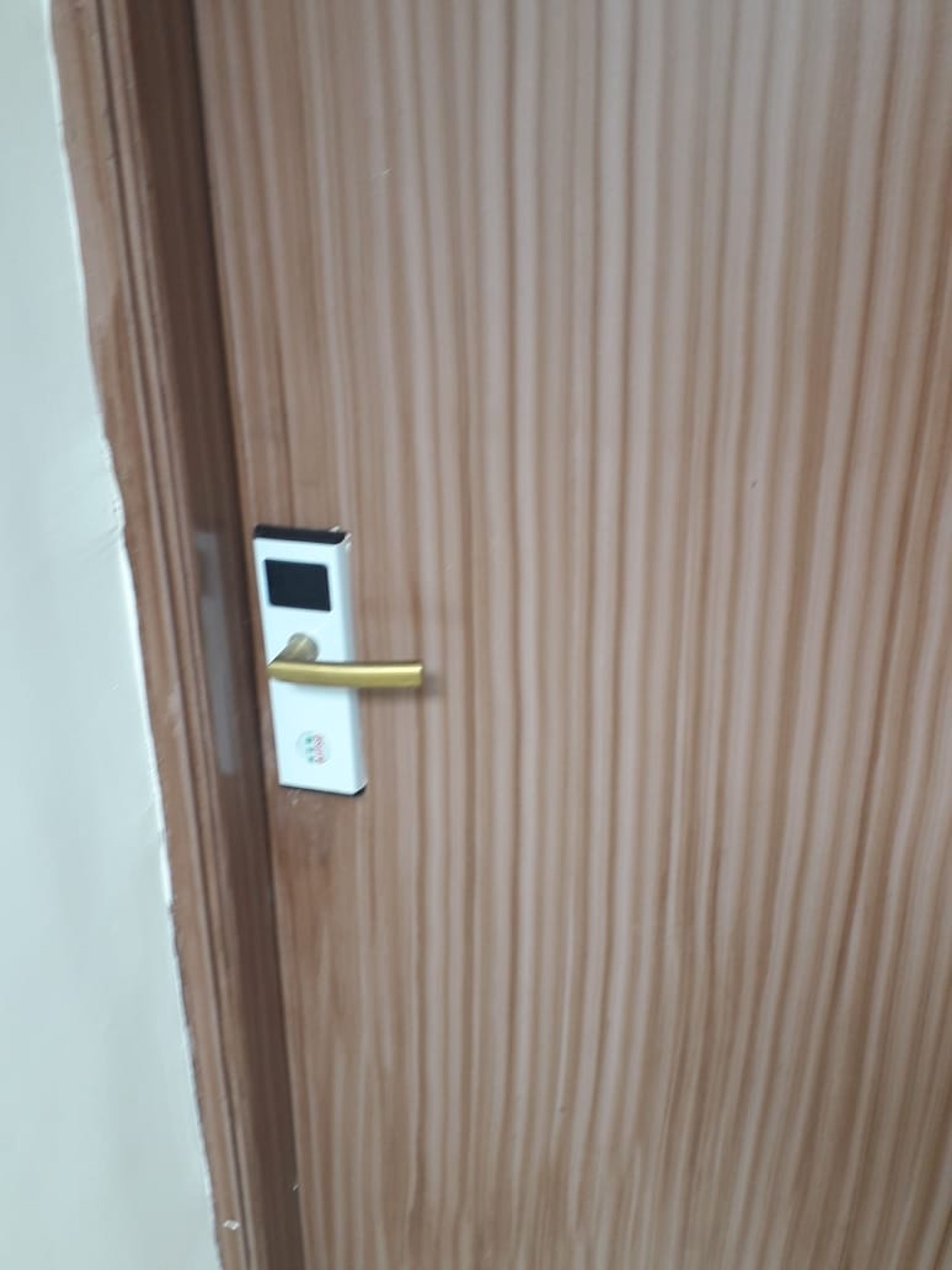 https://img.gathern.co/1400x0/1/dXlndAeHfL9ejaf5sGBI4yR3Hy6ef_W1.jpeg