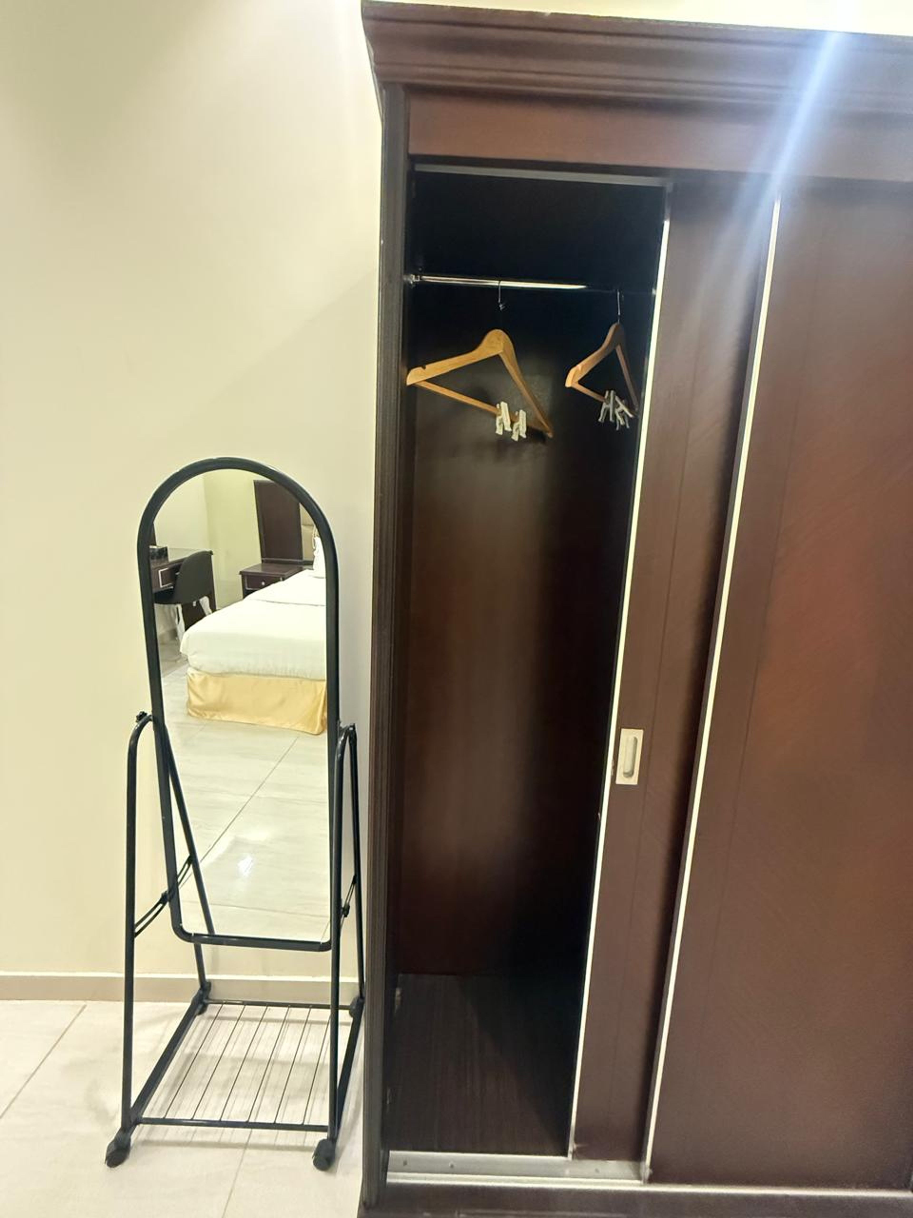 https://img.gathern.co/1400x0/1/dXxC0PE6BdPh-GpfIhHYAKPi1H3fOTW2.jpeg