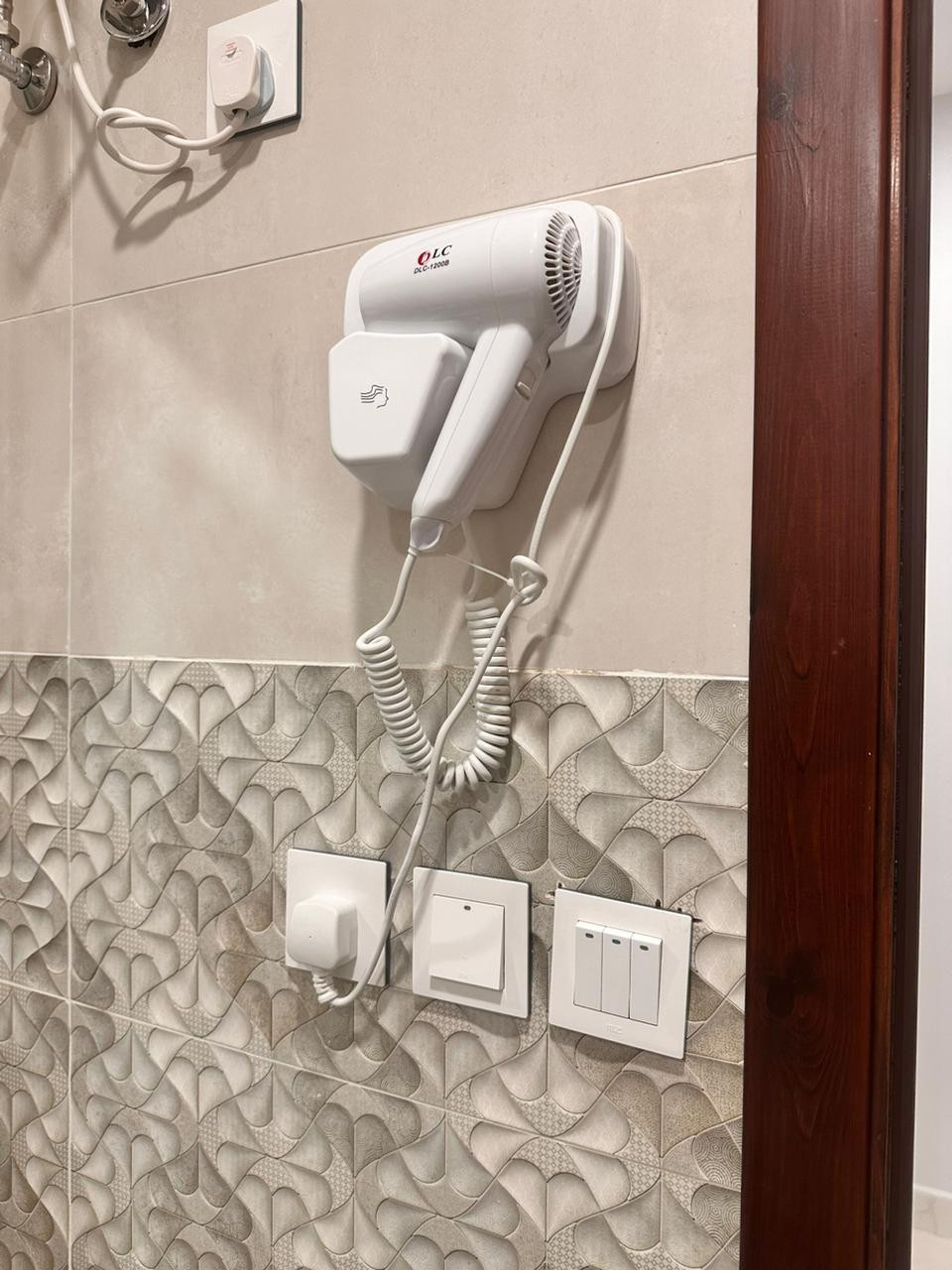 https://img.gathern.co/1400x0/1/dbLAOA37GzfOMteGgzh8ASK7cC7_jCTm.jpeg