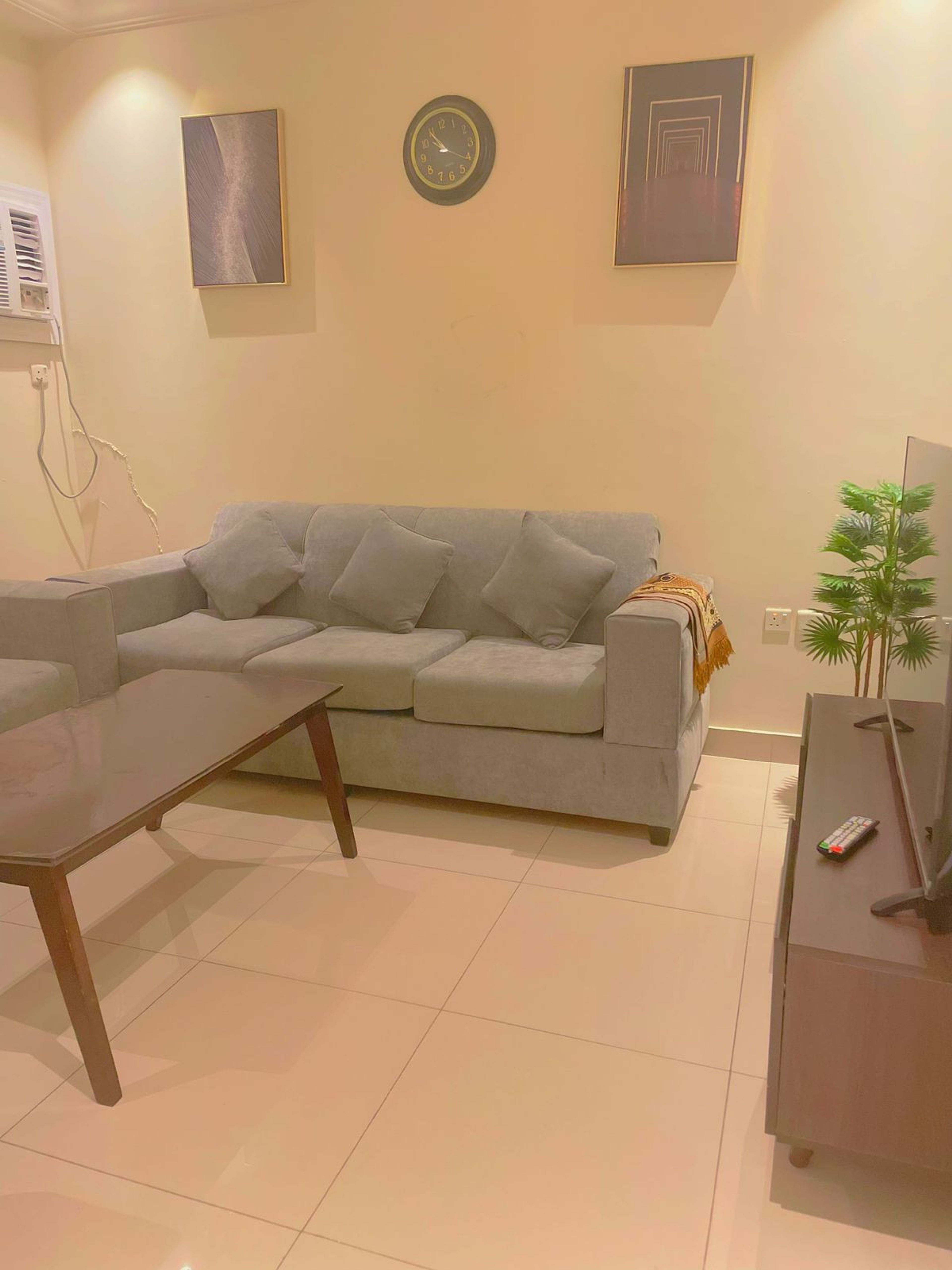 https://img.gathern.co/1400x0/1/duLNbBuyG6gcEANT2sPZSyNQShPg5f0_.jpeg